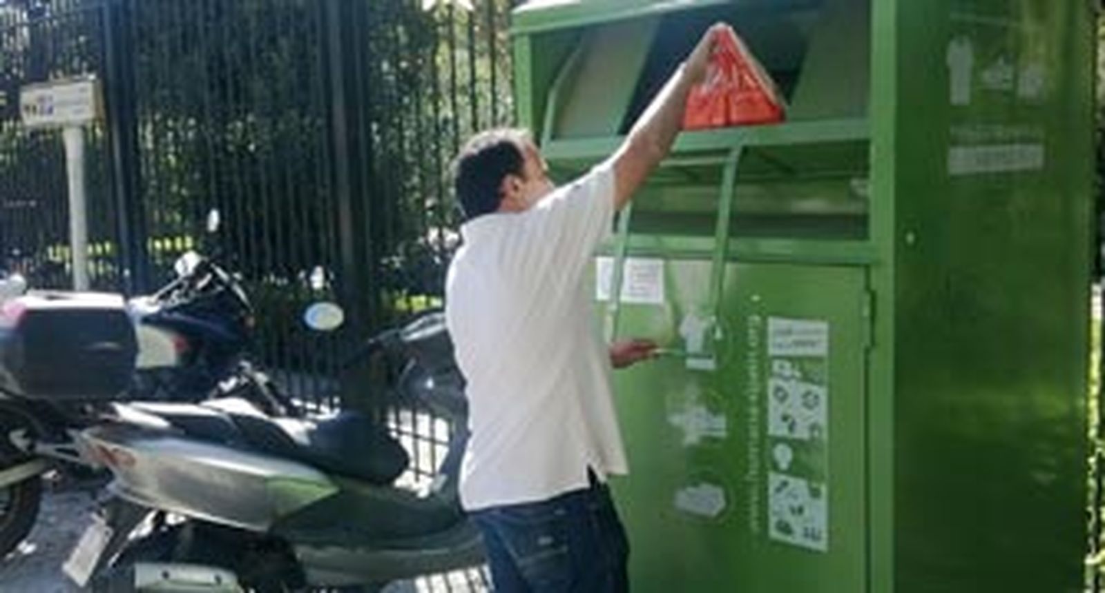 Sevilla, ciudad que recicla más ropa