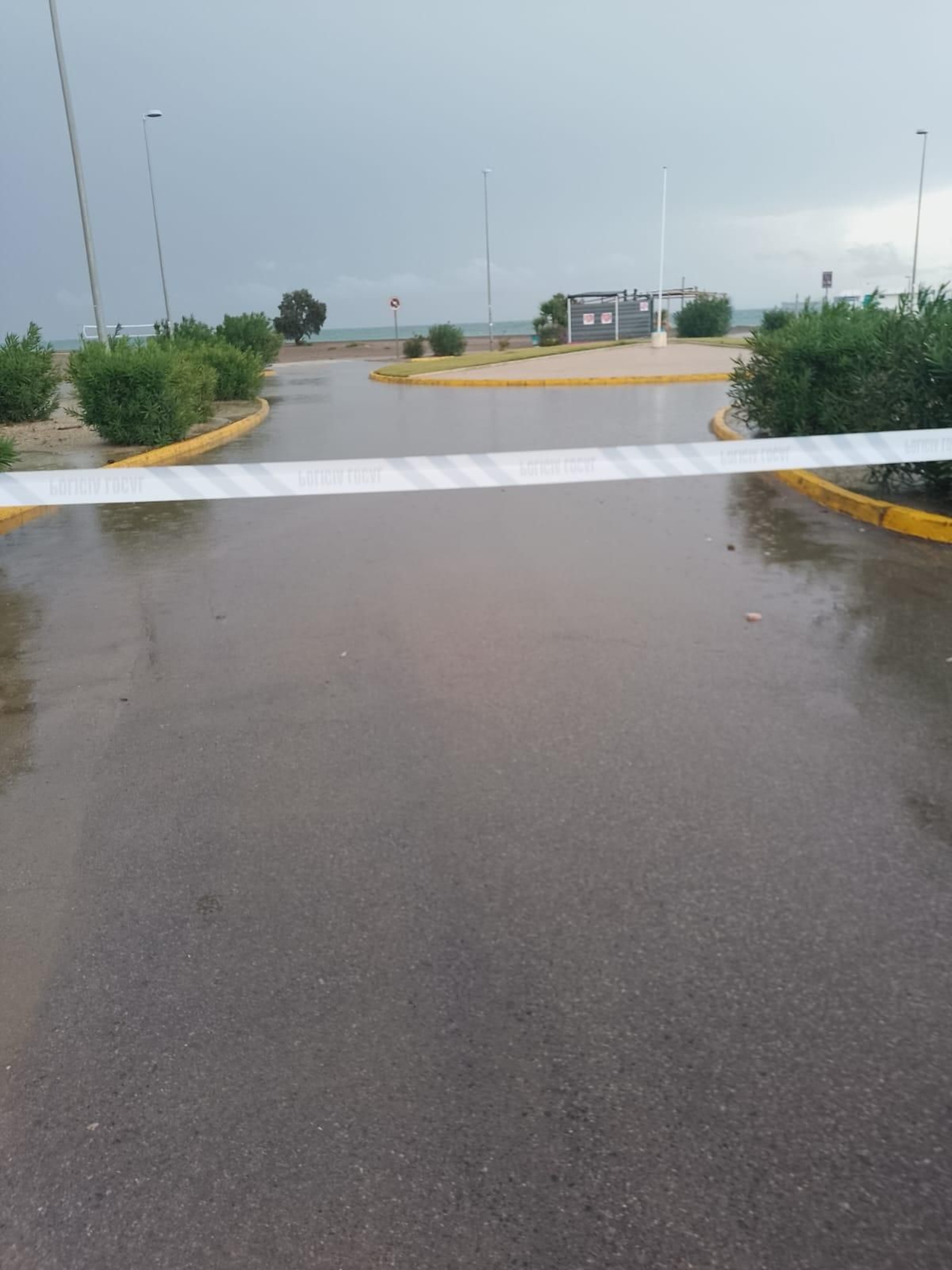 Una de las calles cortadas en Vera