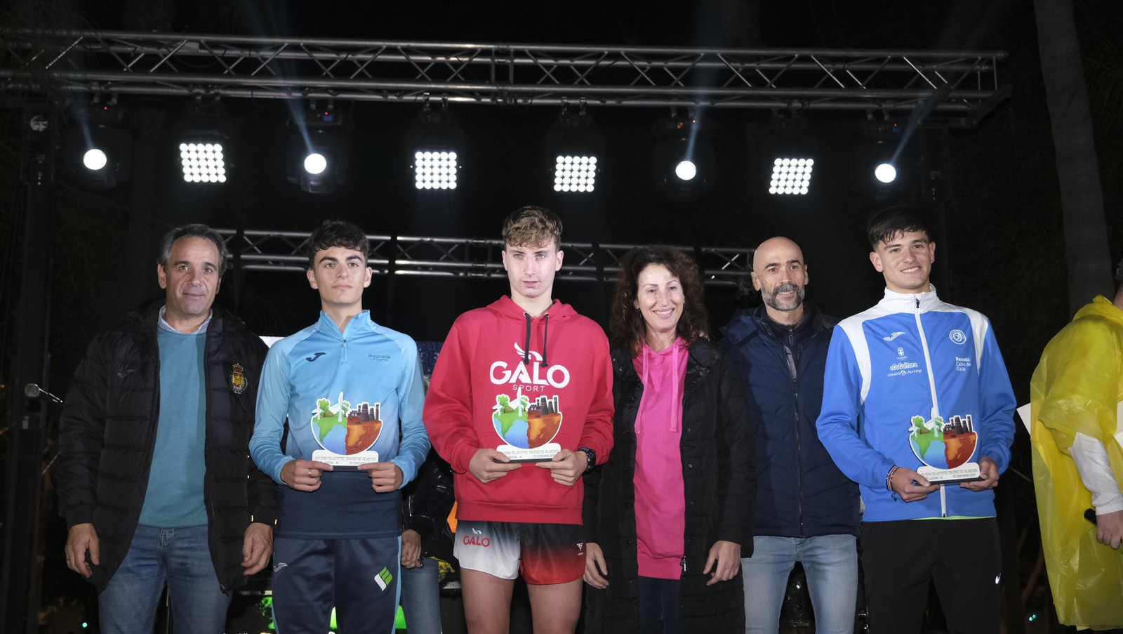 Imágenes de la XIV edición de la San Silvestre de Almería