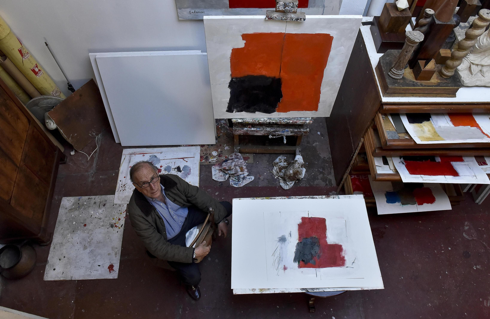 En el estudio de Manuel Salinas. In memoriam