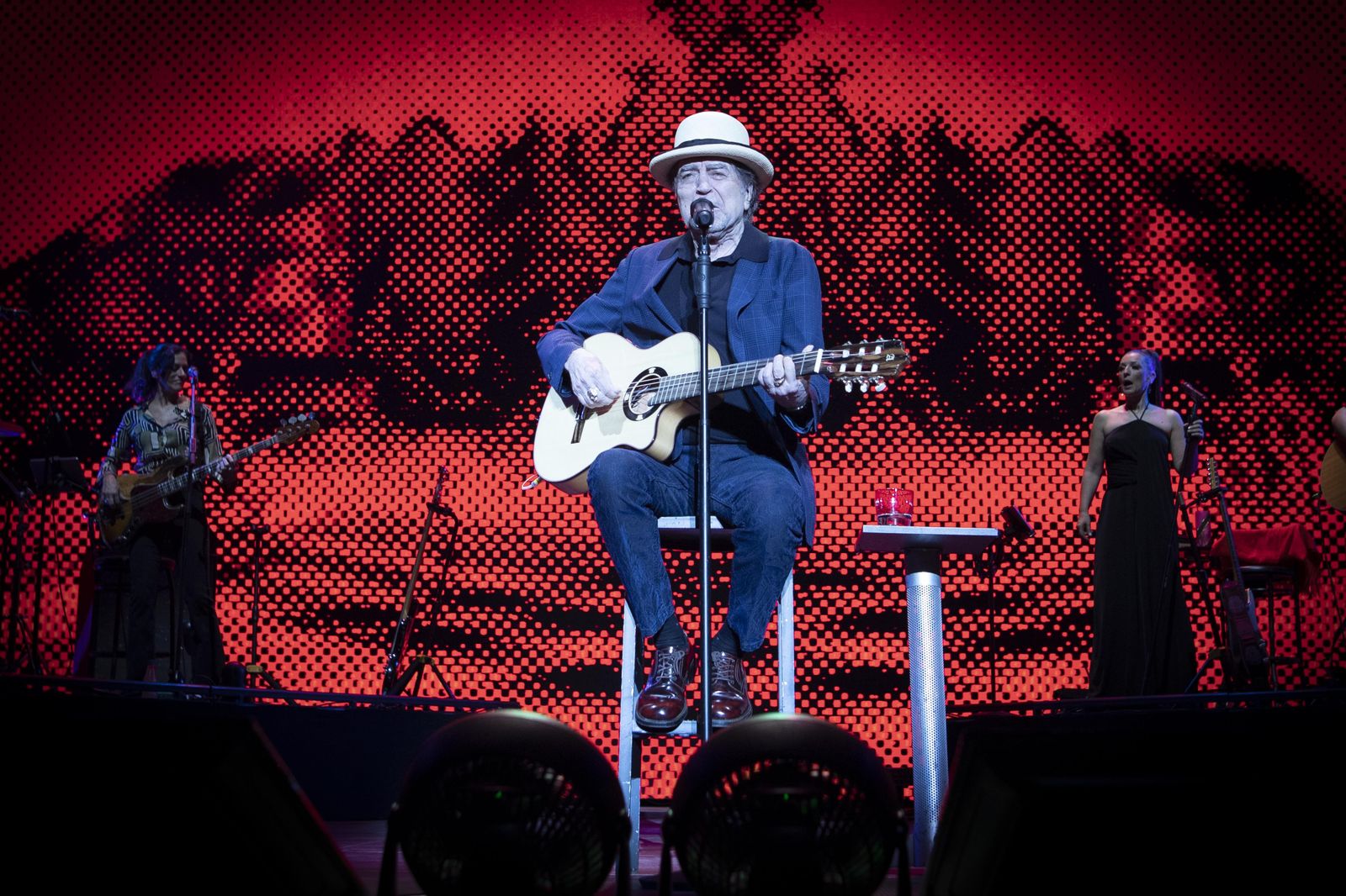 Granada se rinde a los pies de Joaquín Sabina 'con todo pronóstico'