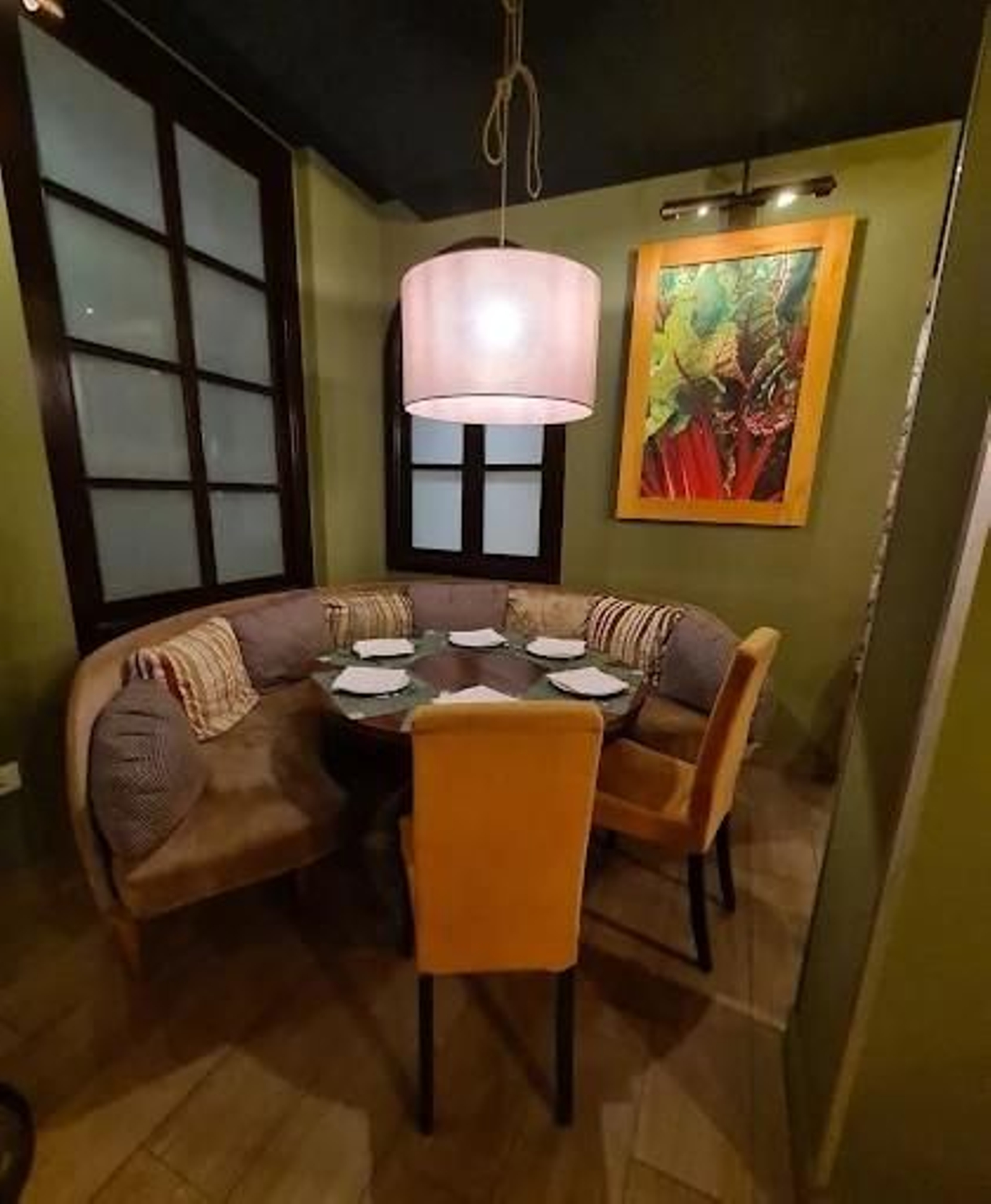 Una de las mesas del Restaurante Albores, en Jerez.