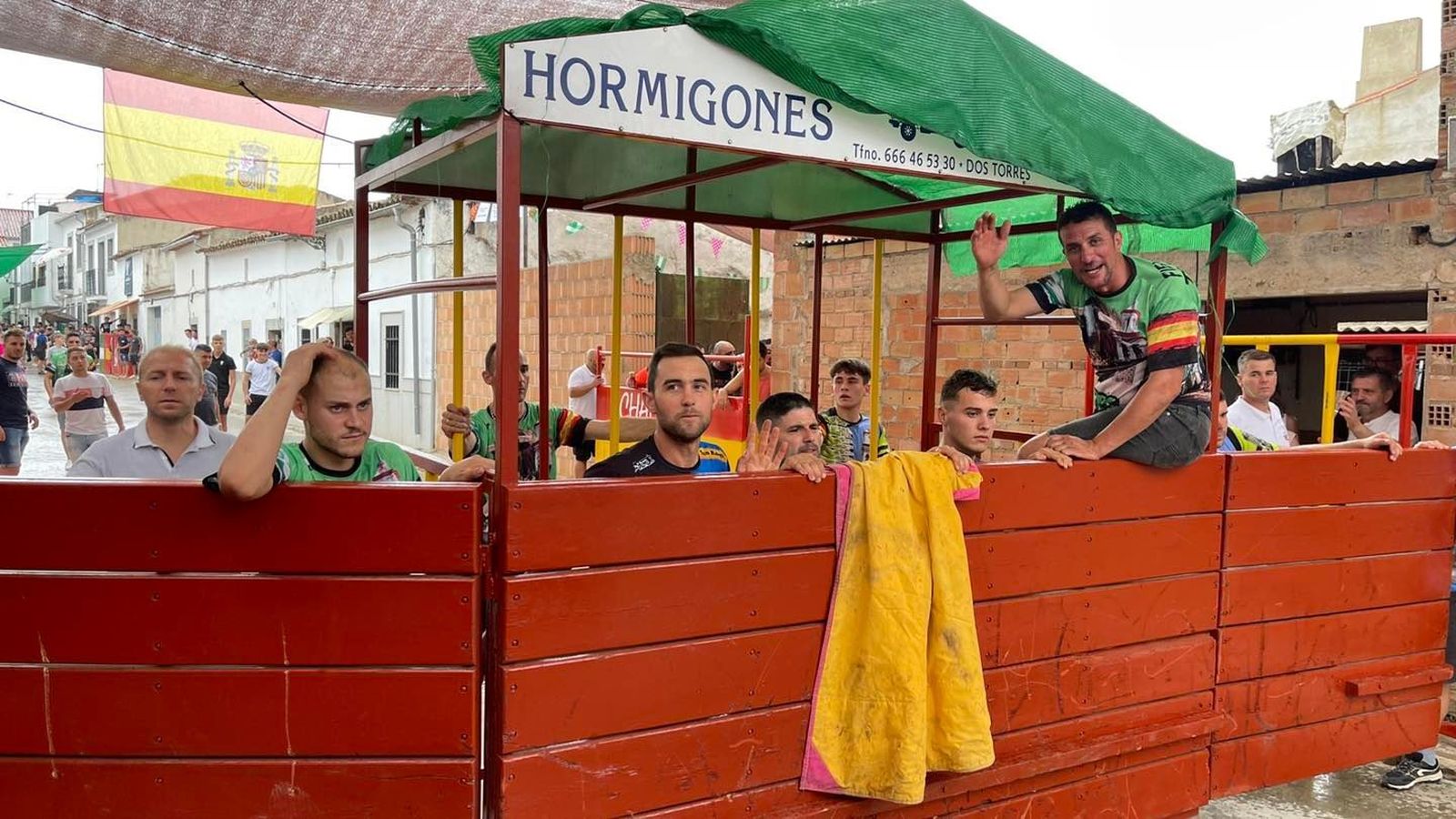 El encierro taurino de Dos Torres por San Roque, en imágenes