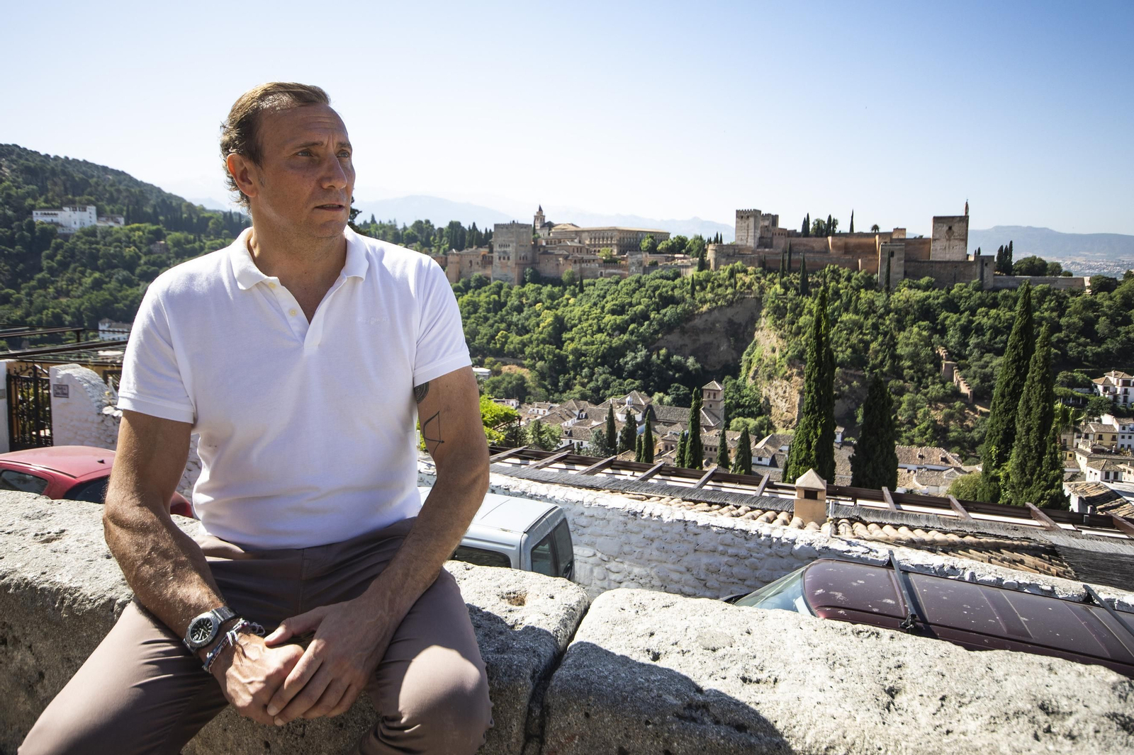 A Chava Gómez, en el Mirador de San Nicolás con la Alhambra al fondo.