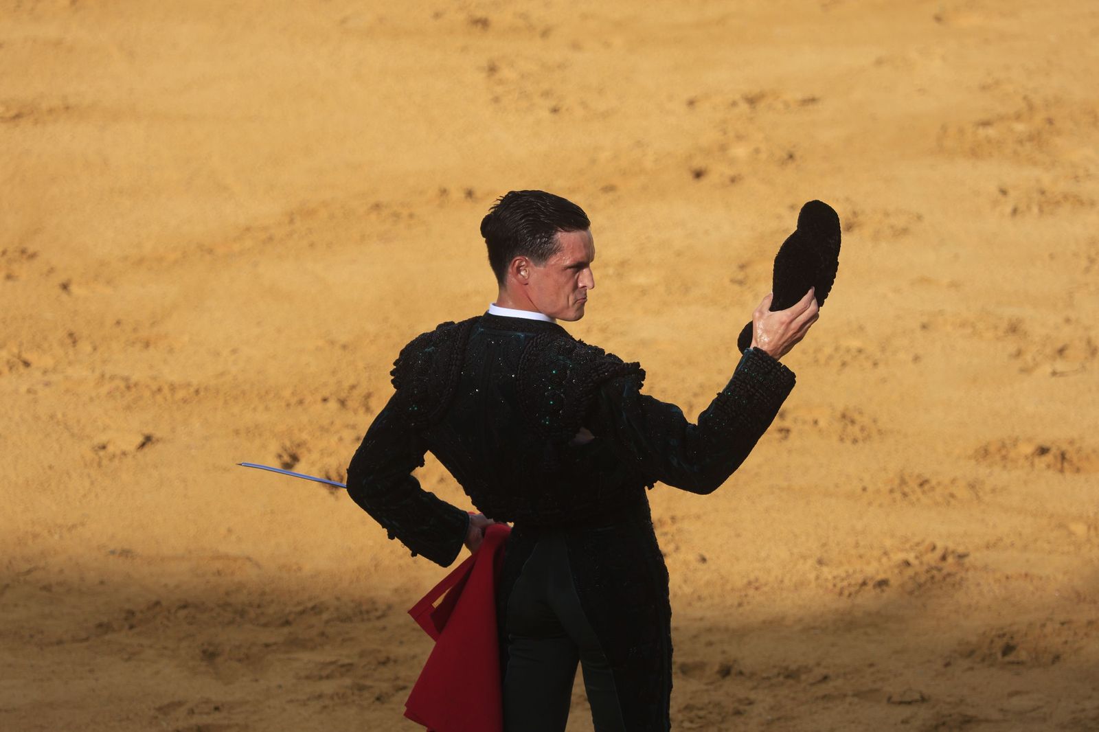 Fotos de la corrida de toros de la Feria de San Roque con David Galván, Román y Joaquín Galdós