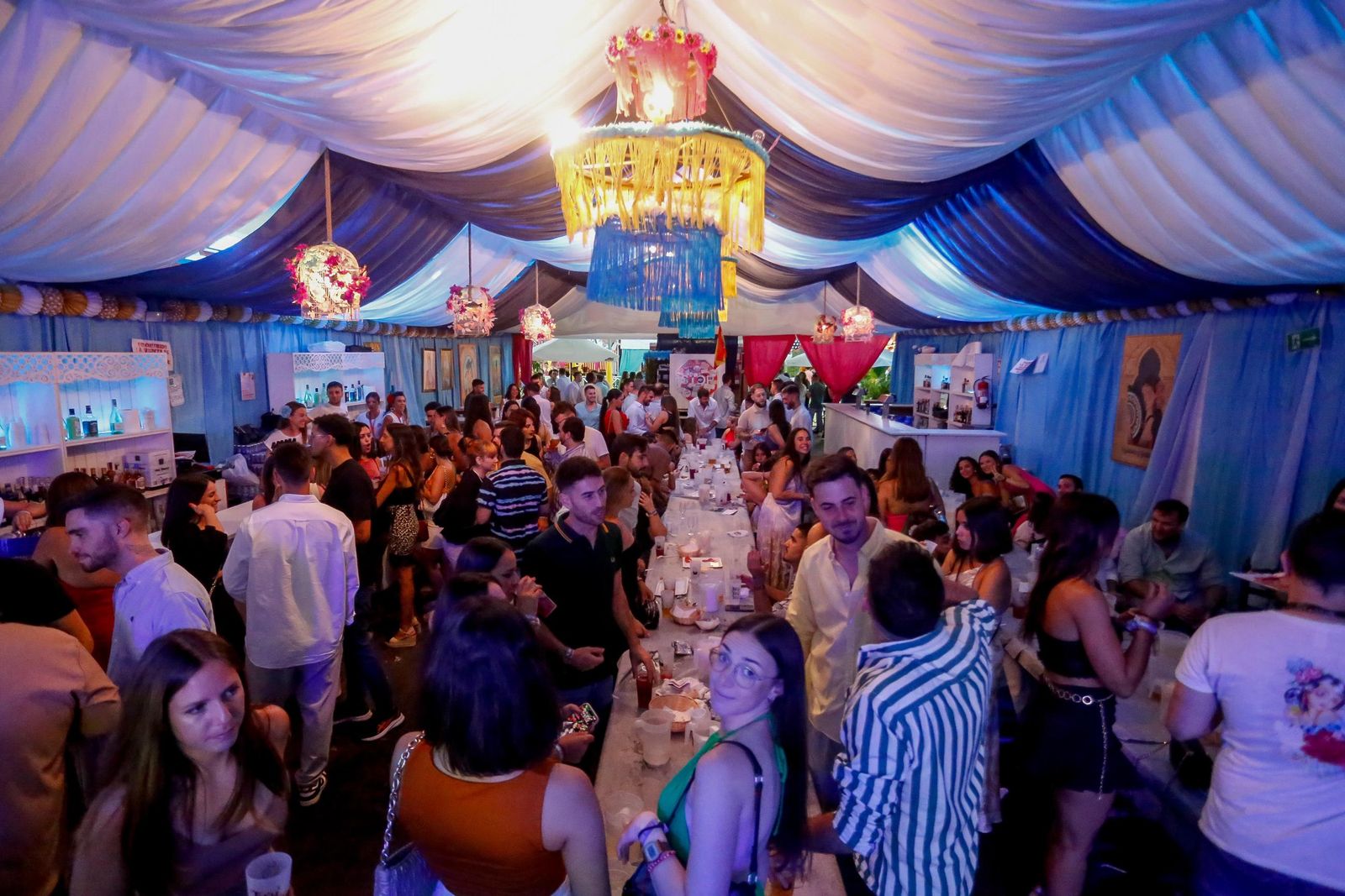 Búscate en las fotos del lunes en la Feria de La Línea