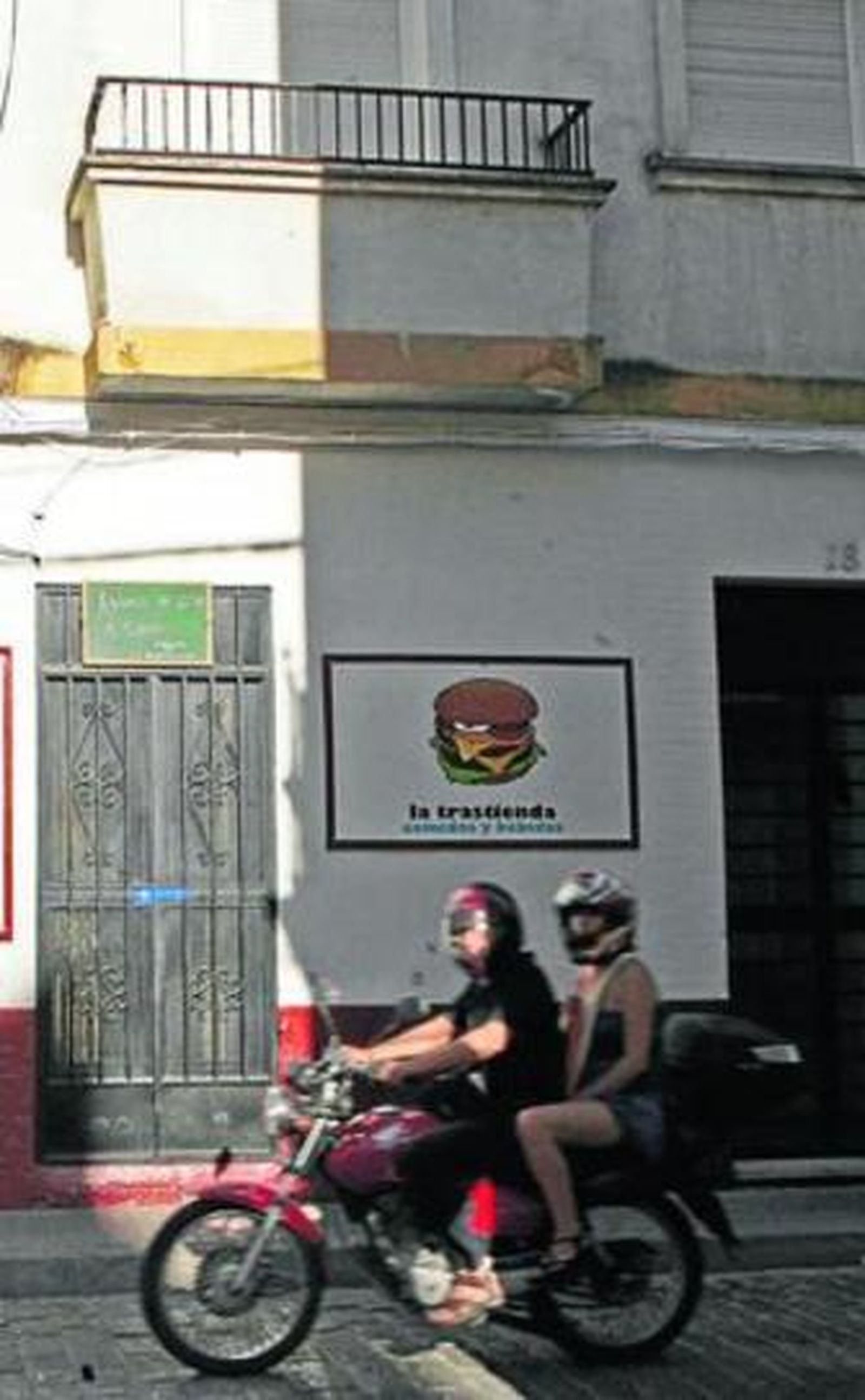 El negocio donde se produjo el crimen, el 9 de julio de 2011.