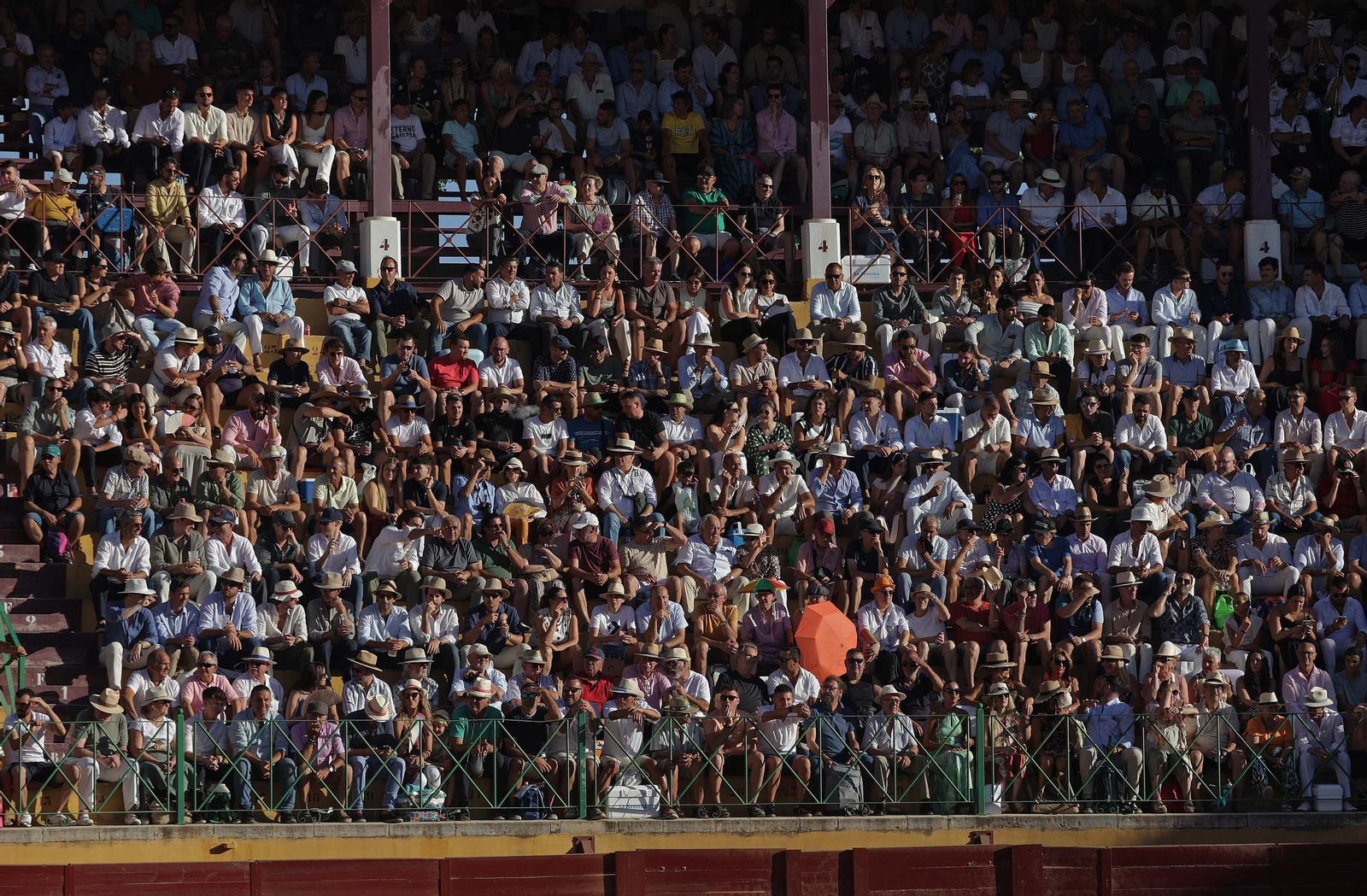 Búscate en la Plaza de Toros 'El Arenal' durante la corrida del viernes de la Feria de La Línea
