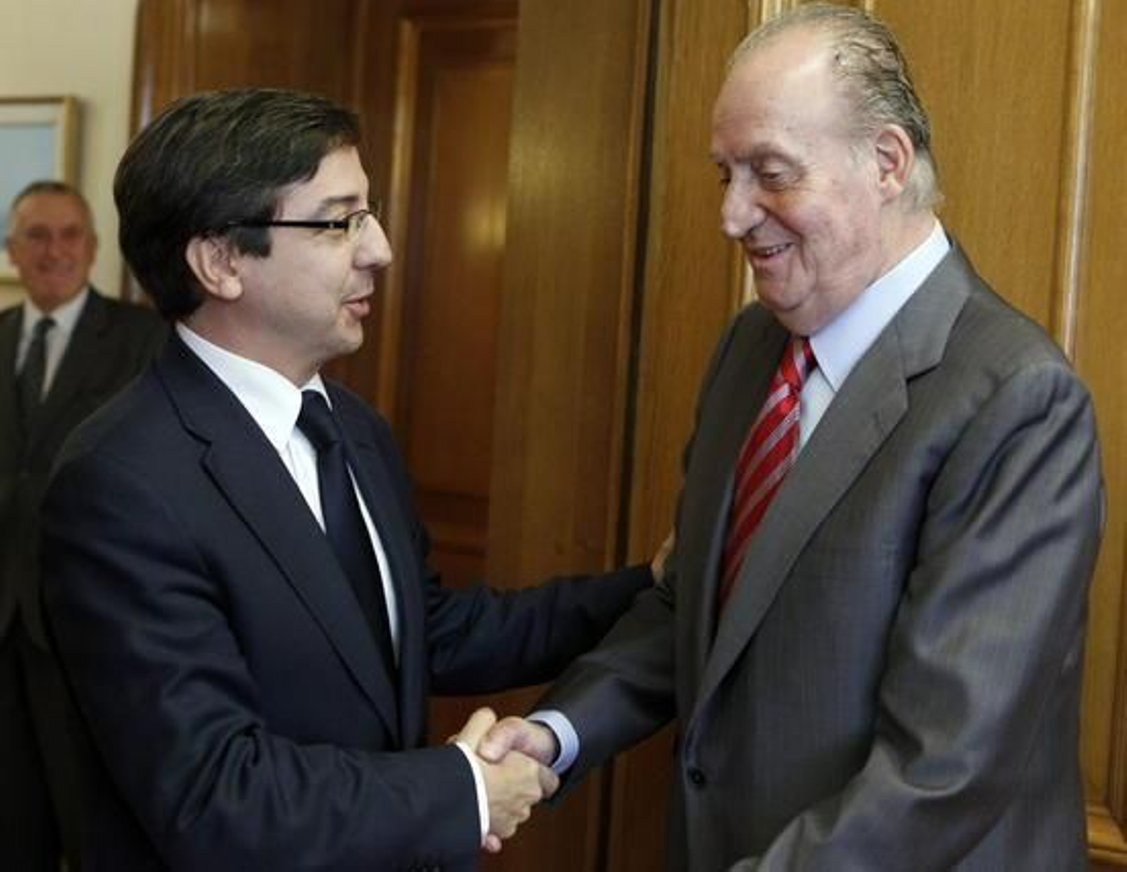 El rey Juan Carlos recibe al diputado de UPN, Carlos Salvador

Foto: EFE