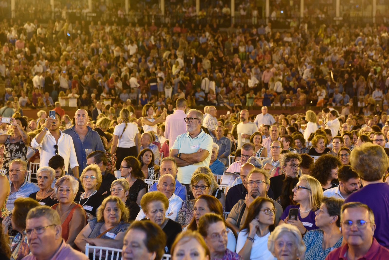 El concierto de Raphael en las Noches de La Maestranza, en imágenes