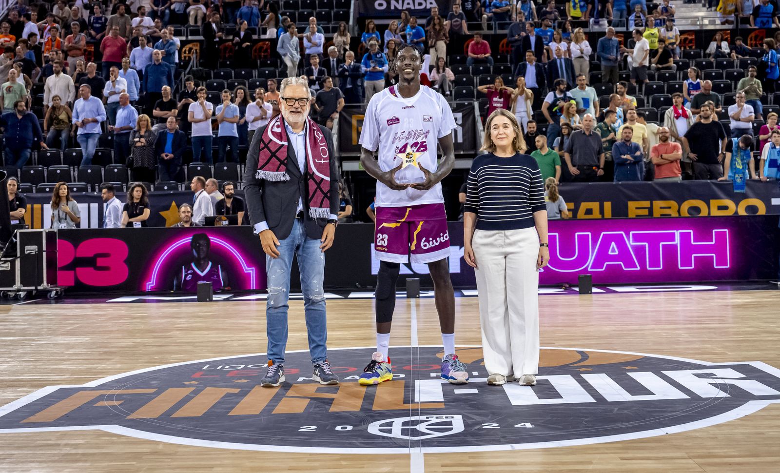 La fiesta del Força Lleida, que vuelve a la ACB 19 años después