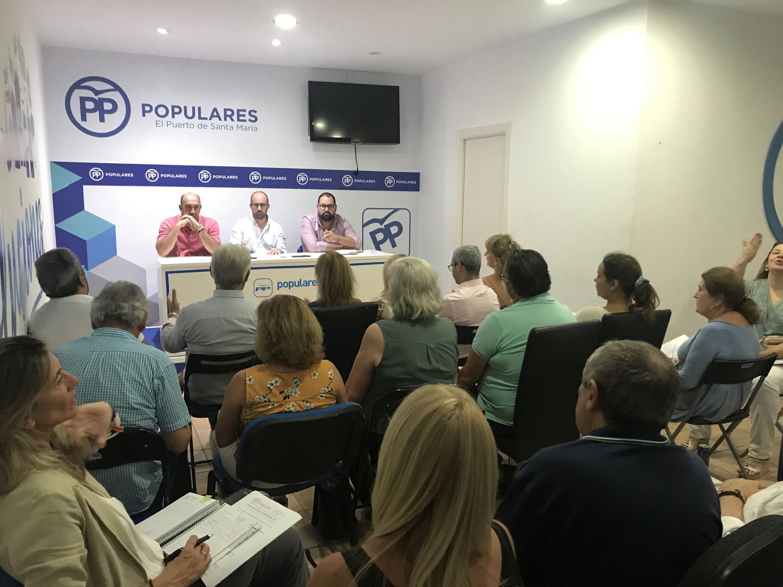 Una imagen de una reunión reciente del comité local del PP.