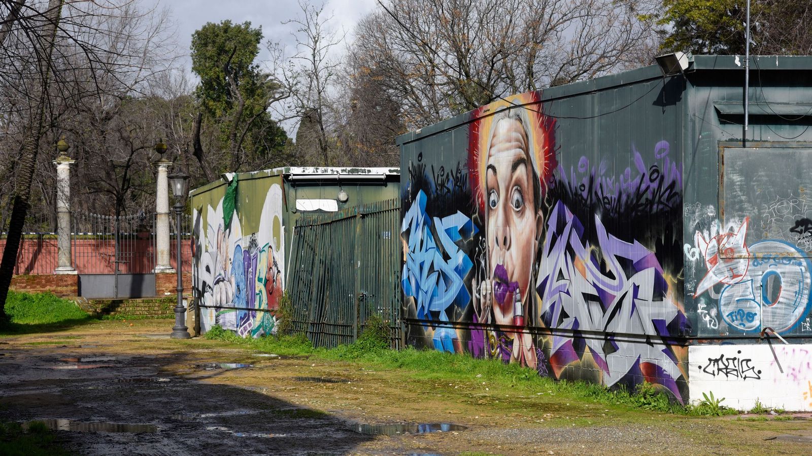 Las caracolas que ocupan los jardines junto al Casino de la Exposición serán demolidas para construir un auditorio al aire libre