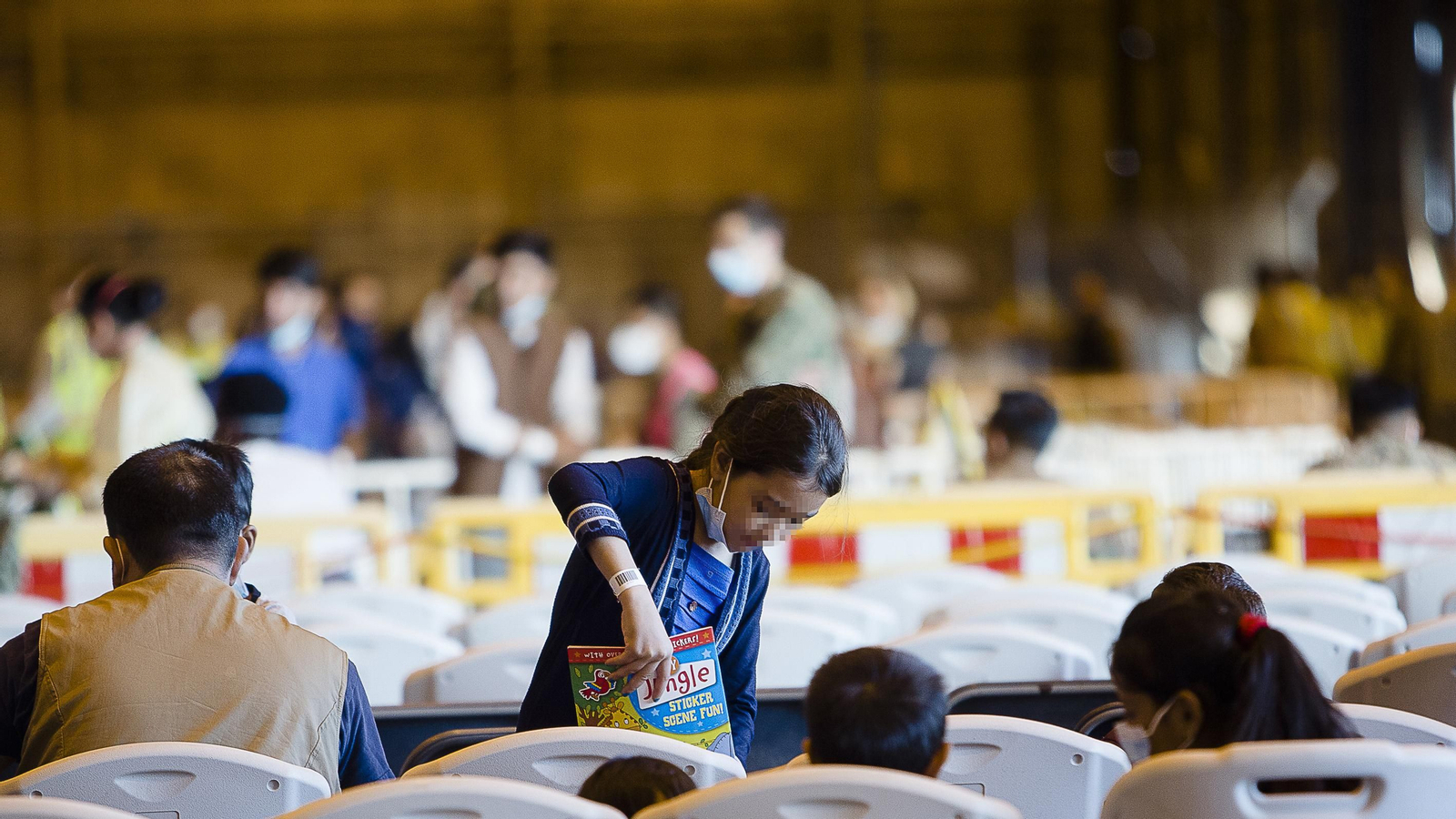 Imágenes de la llegada a Rota de refugiados afganos