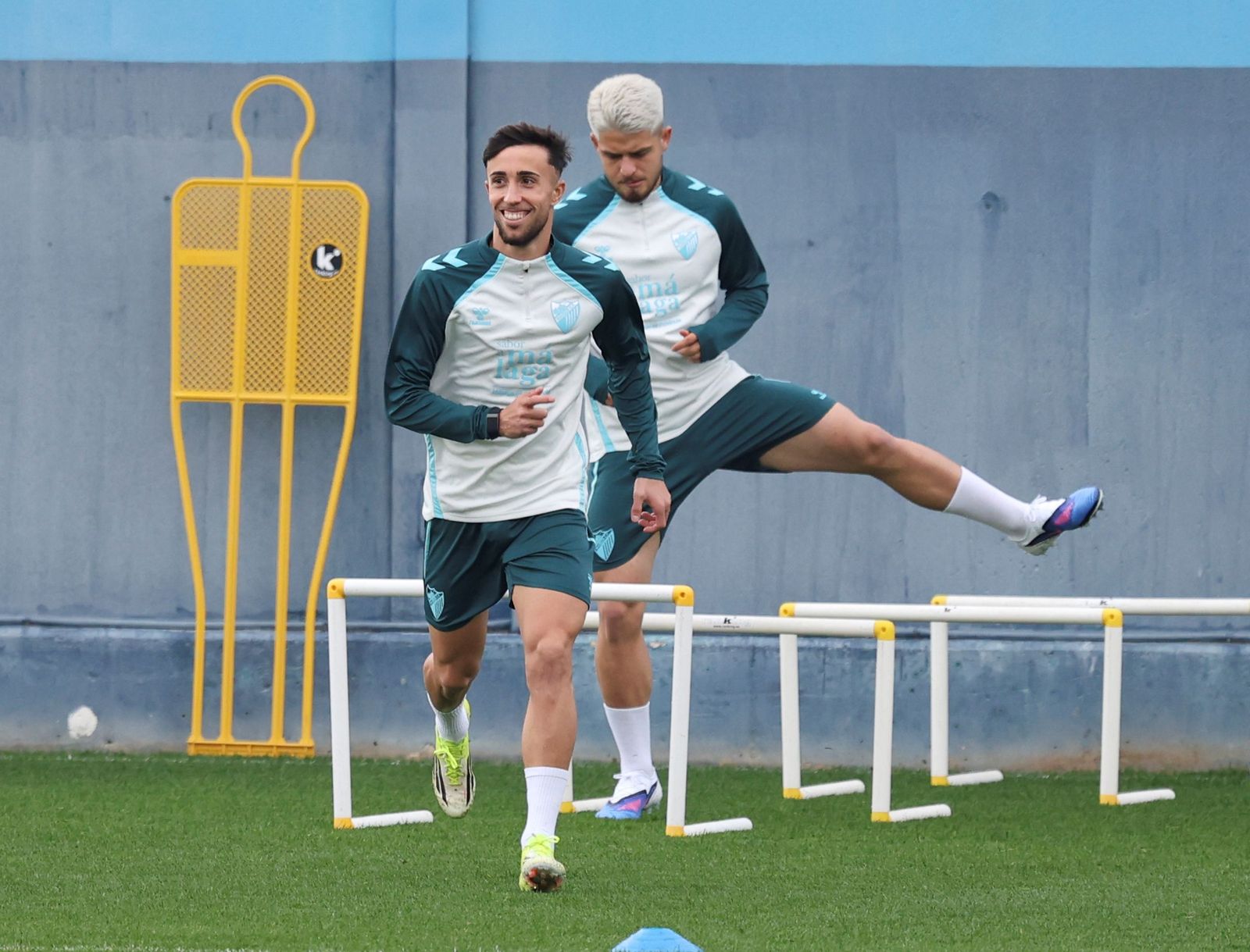 El Málaga CF vuelve al tajo sin Lobete en una semana eterna