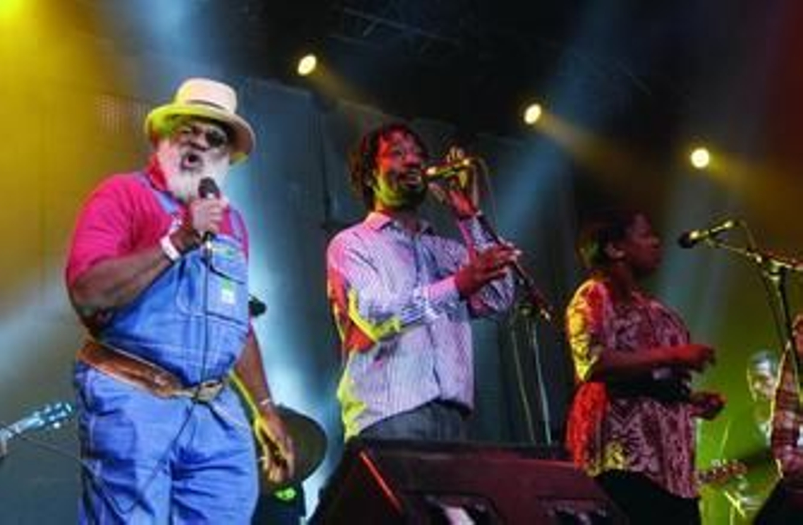 Un momento del concierto de ayer en Isla Mágica.