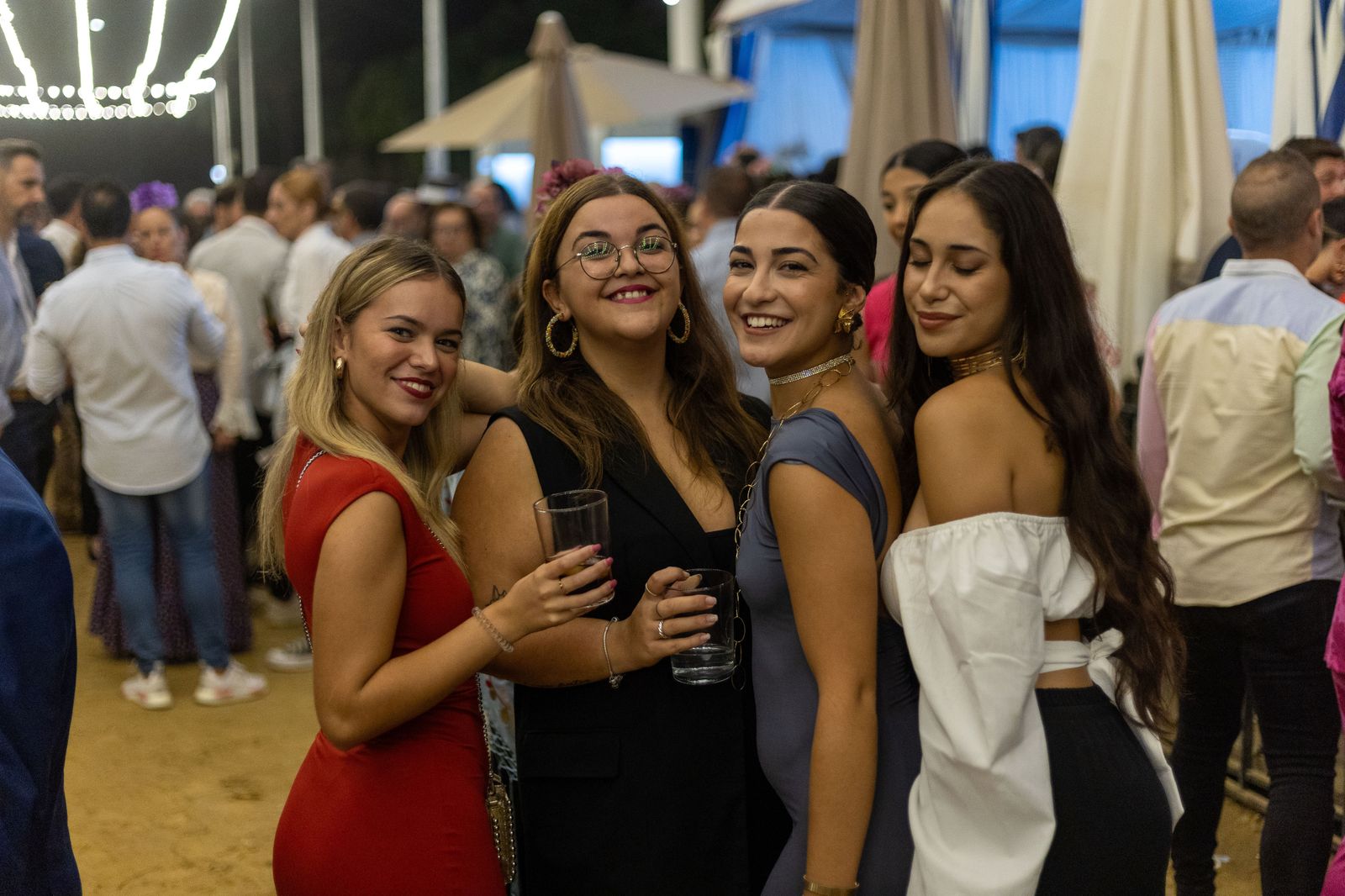 Feria del Caballo 2023: Imágenes del ambiente en la noche del sábado