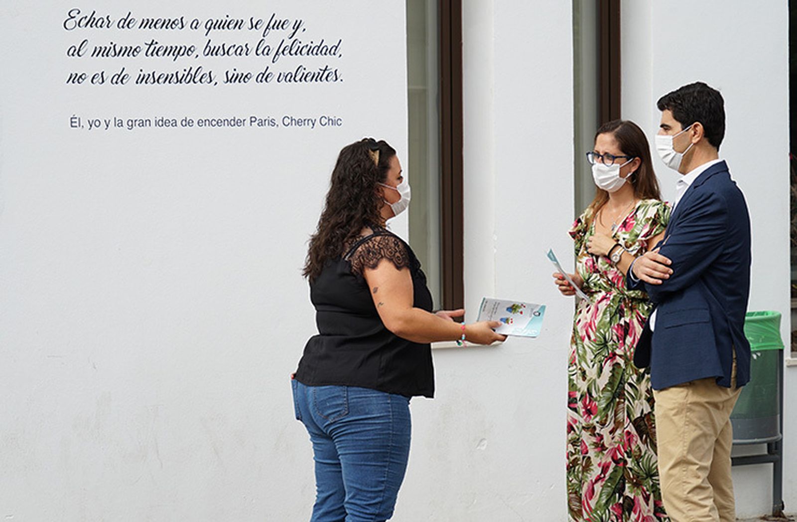 Una de las frases en una de las fachadas del municipio.