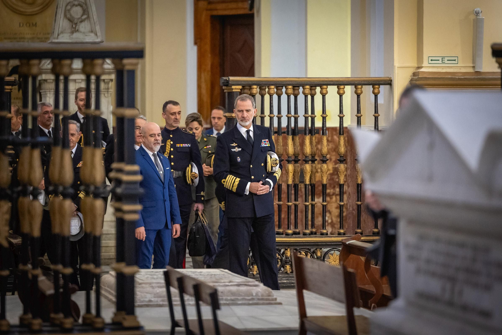Las imágenes de la visita del Rey Felipe VI a la Escuela de Suboficiales de la Armada en San Fernando