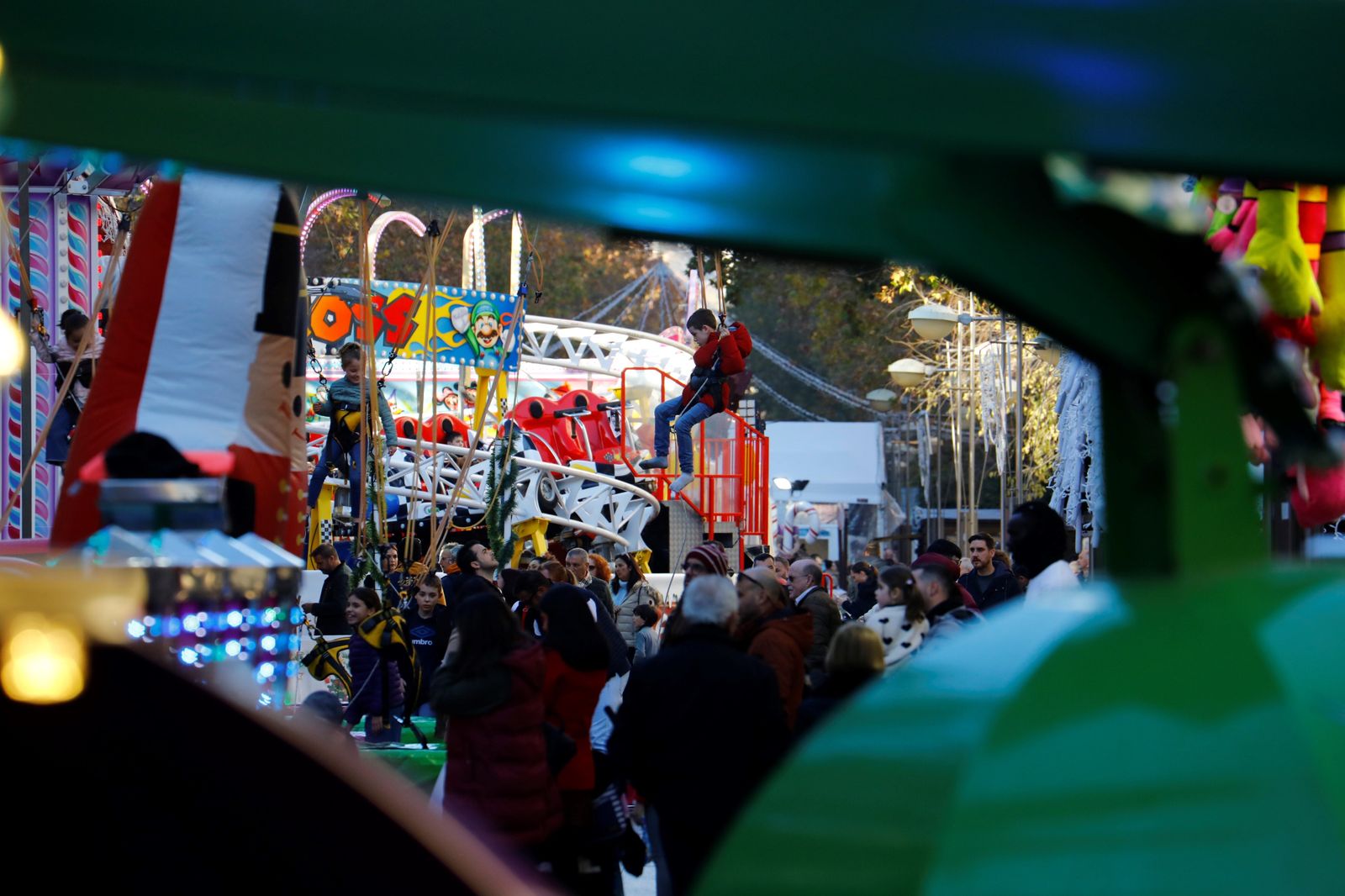 El gran ambiente en las calles de Córdoba en la previa de la Nochevieja, en fotografías