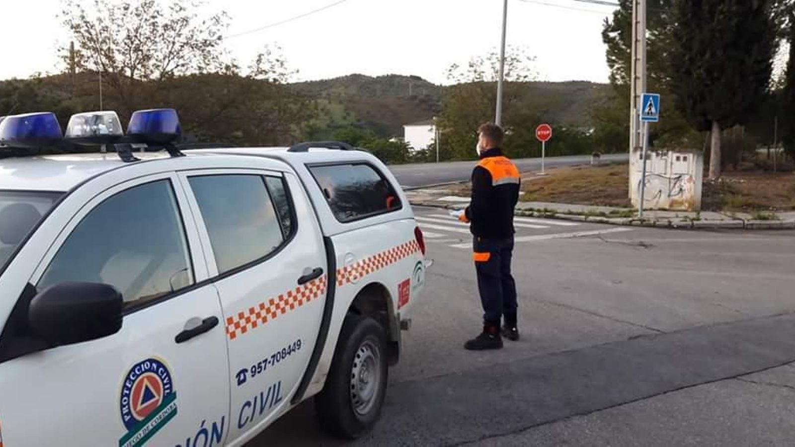 Un voluntario en Priego de Córdoba. Un voluntario en Priego de Córdoba.
