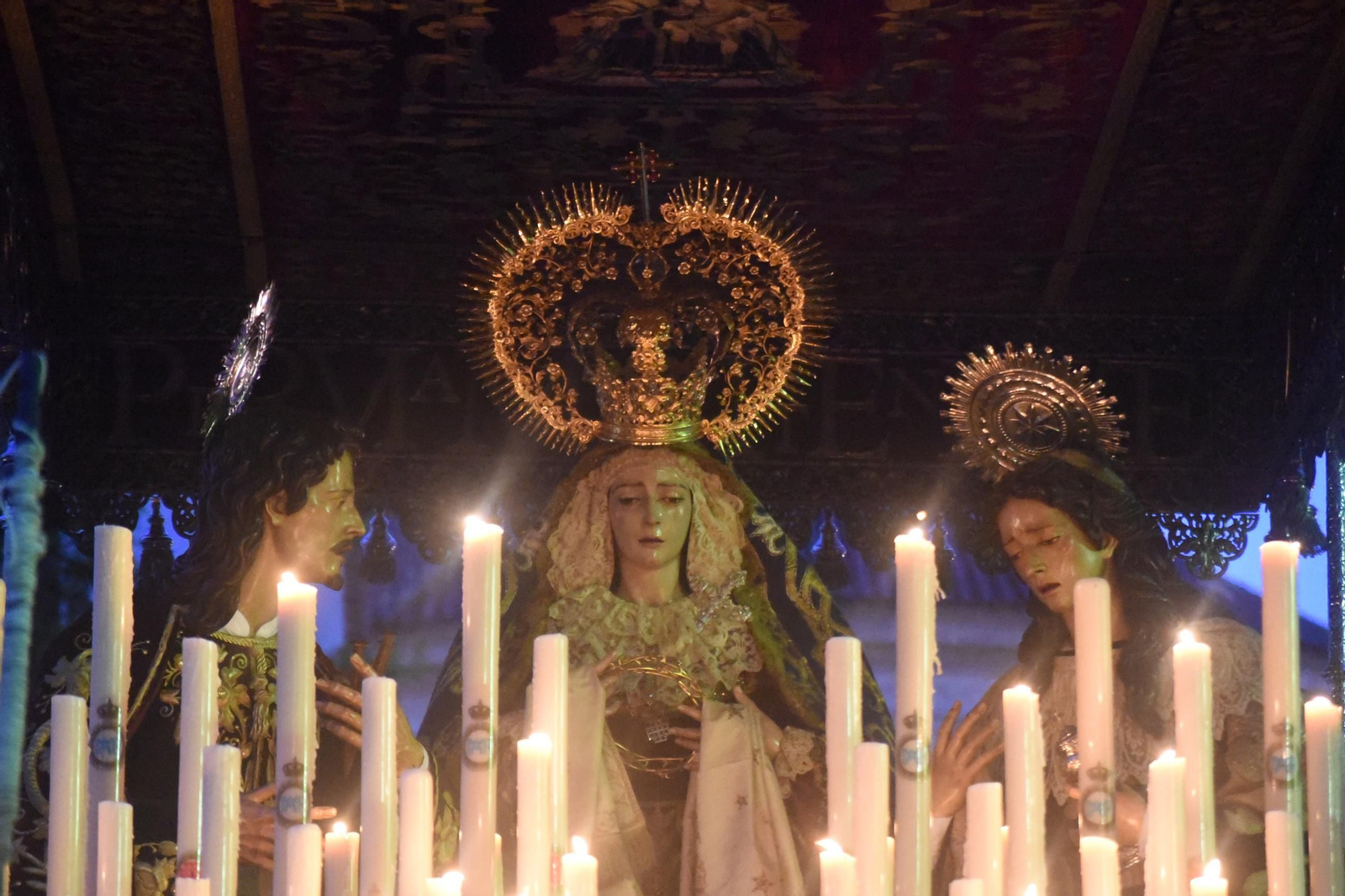 La procesión del Santo Sepulcro en este Viernes Santo de Córdoba, en imágenes