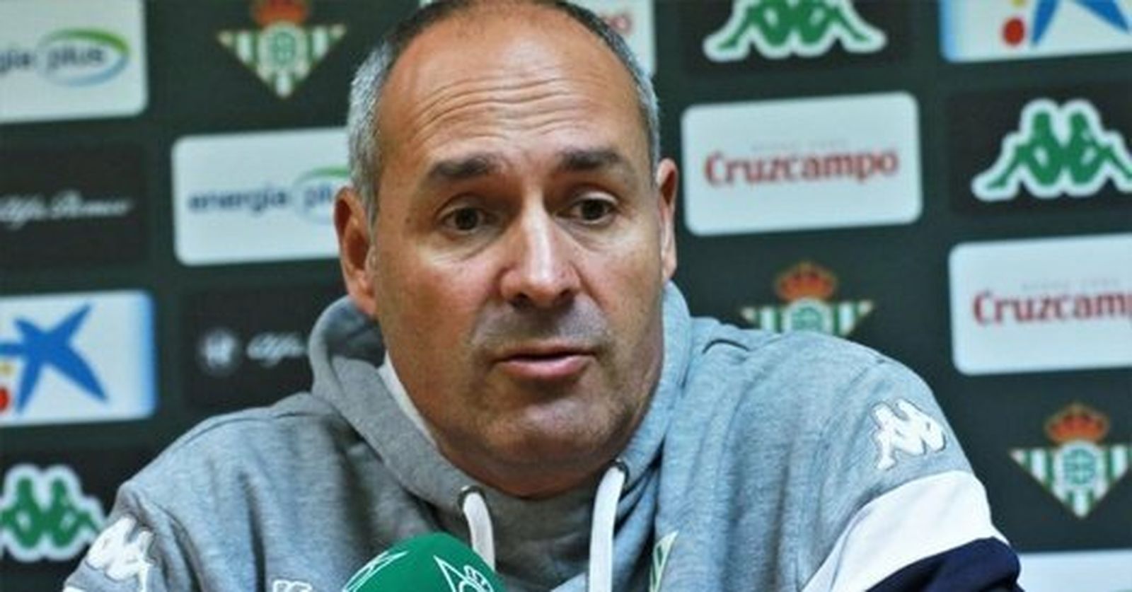 Curro Segura, durante una rueda de prensa en San Pablo.