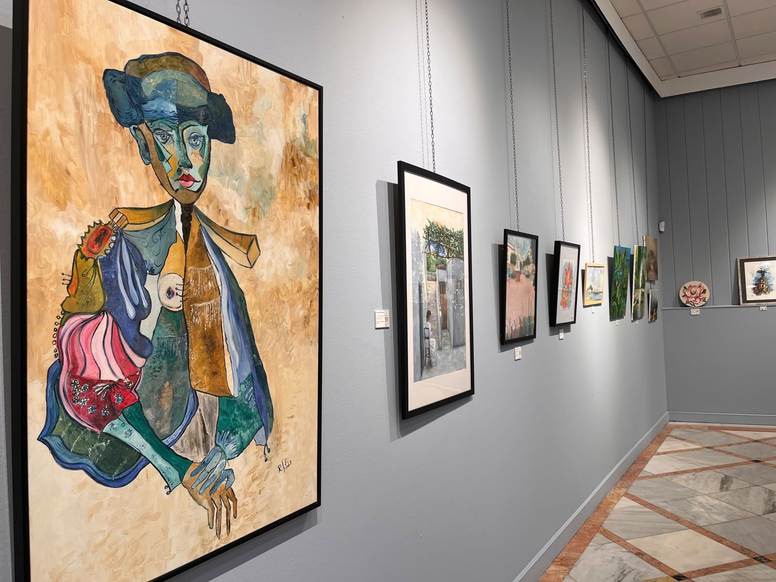 Inaugurada la Exposición Artística Solidaria a beneficio de la Asociación Maruja Vilches