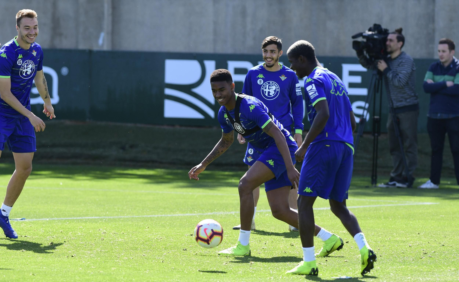 Júnior, en un entrenamiento del equipo verdiblanco.