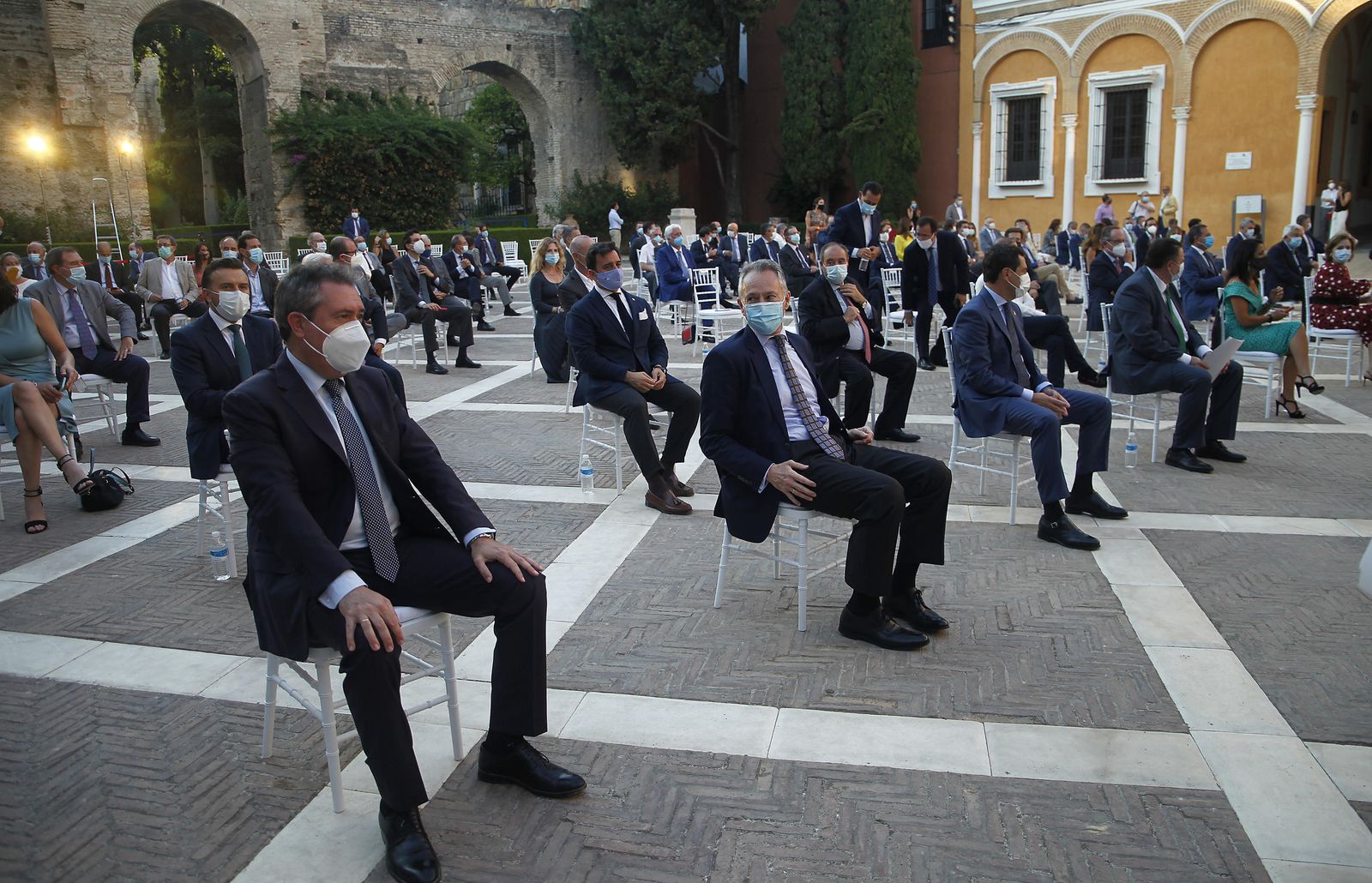 Las imágenes de la presentación del 18º Anuario Joly