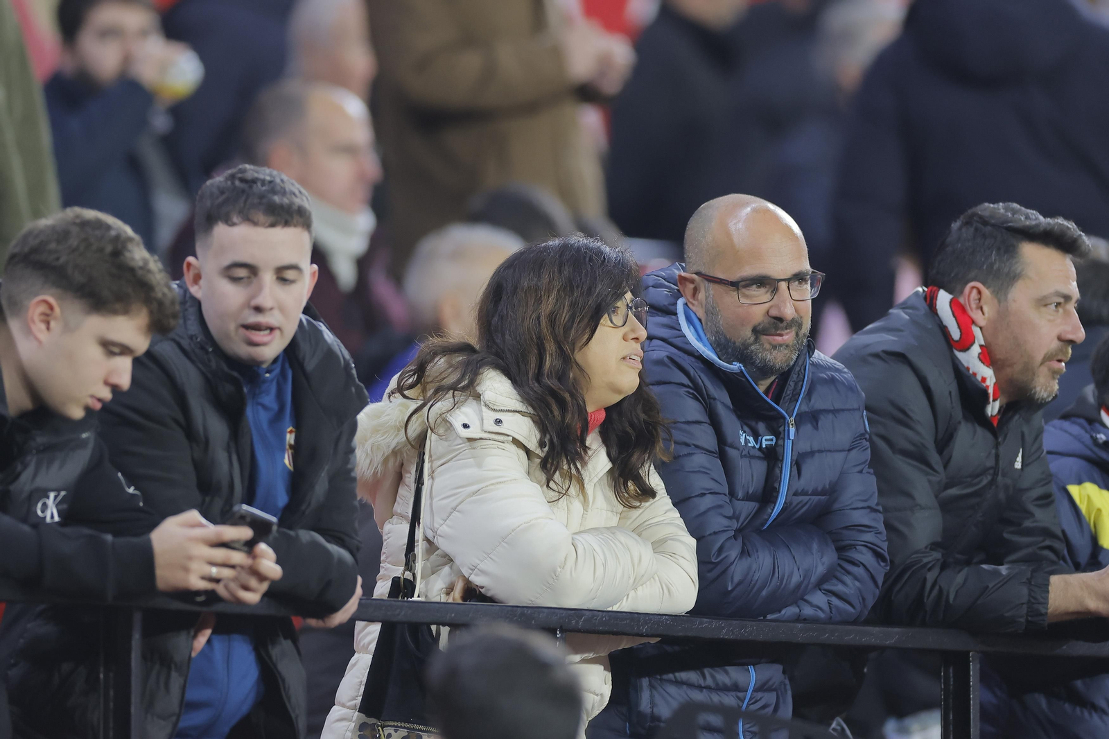 Búscate en las fotos del Sevilla-Alavés