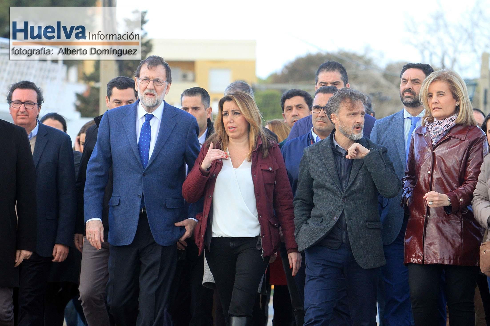 Imágenes de la visita de Rajoy y Susana Díaz a la playa de La Antilla