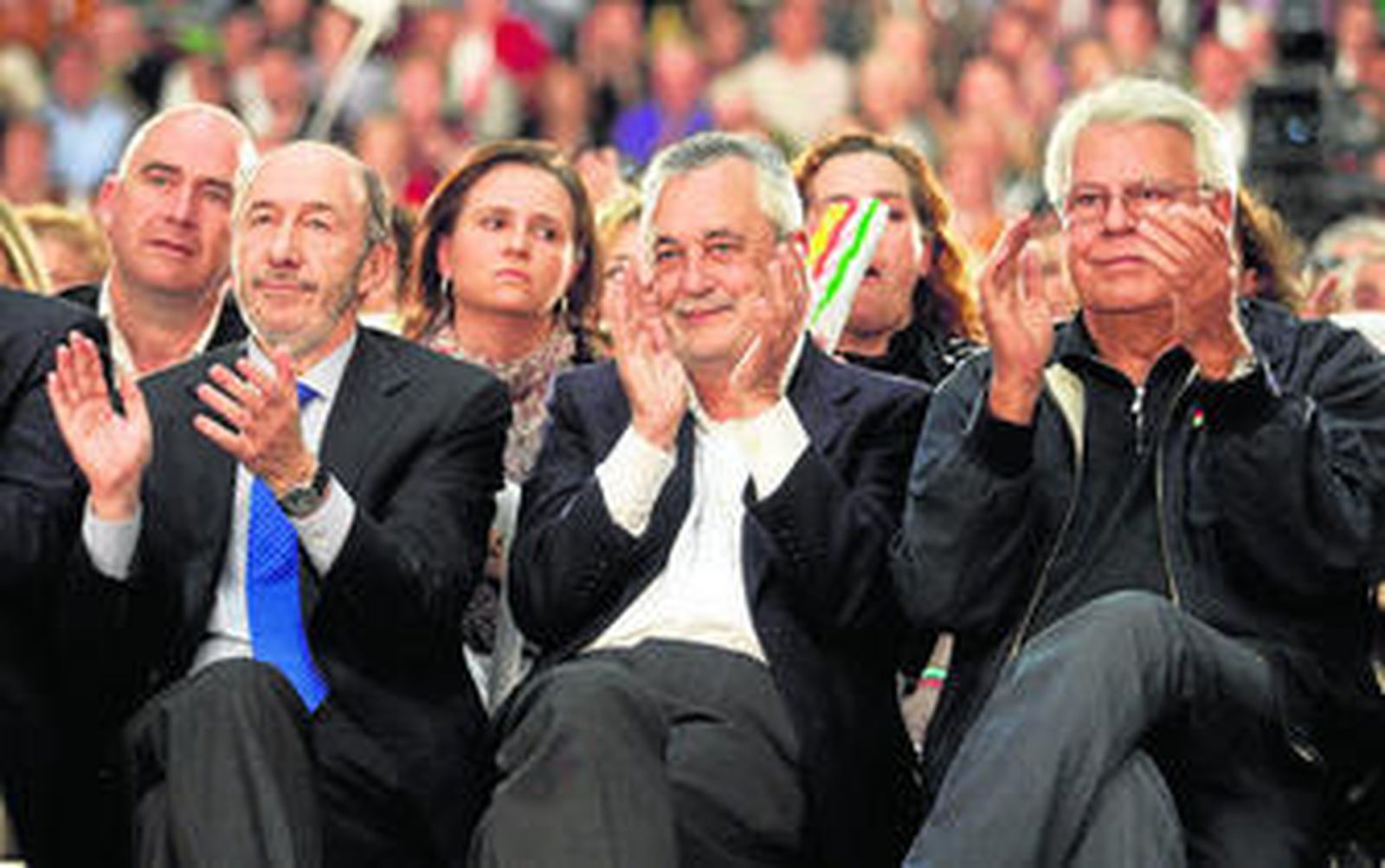 Rubalcaba, José Antonio Griñán y Felipe González, en el último acto de la campaña de las pasadas elecciones andaluzas.