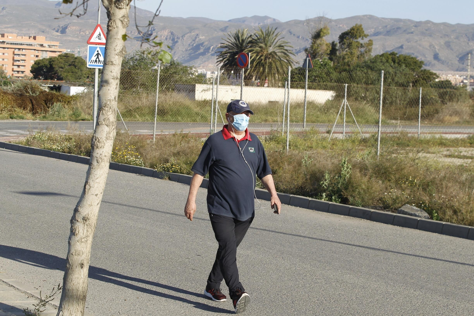 Fotogalería domingo de deporte en coronavirus. COVID-19. Almería