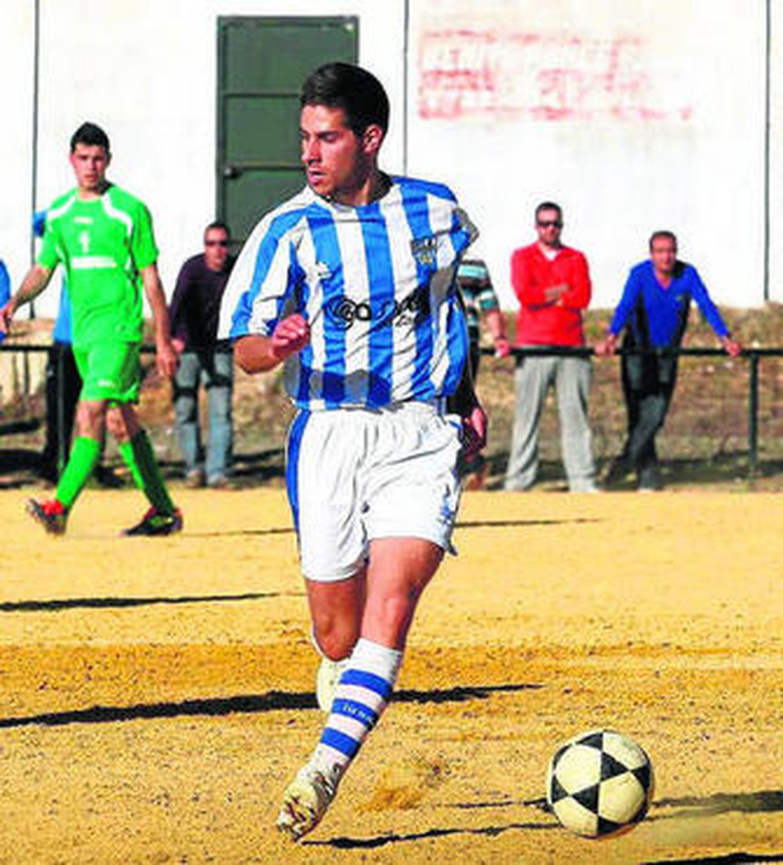 Un jugador del Zarza, durante un partido esta temporada.
