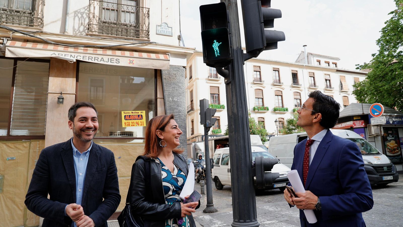 Presentación de la iniciativa por parte del alcalde de Granada y los concejales Eduardo Castillo y Raquel Ruz. Presentación de la iniciativa por parte del alcalde de Granada y los concejales Eduardo Castillo y Raquel Ruz.