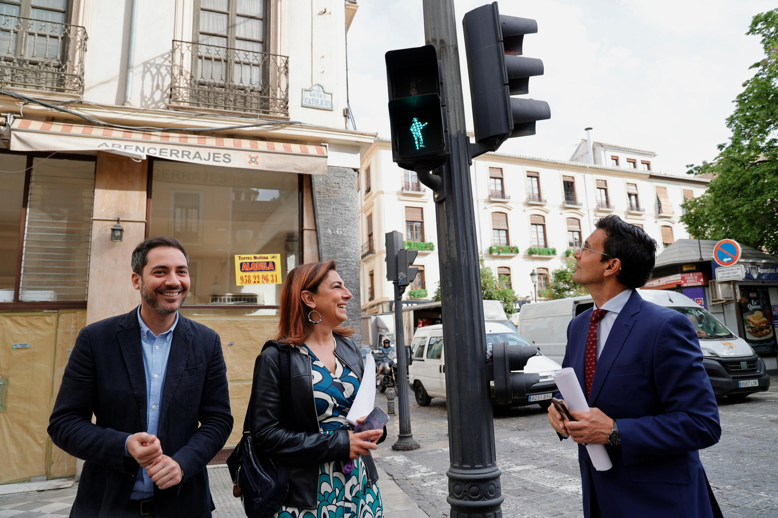 Presentación de la iniciativa por parte del alcalde de Granada y los concejales Eduardo Castillo y Raquel Ruz.