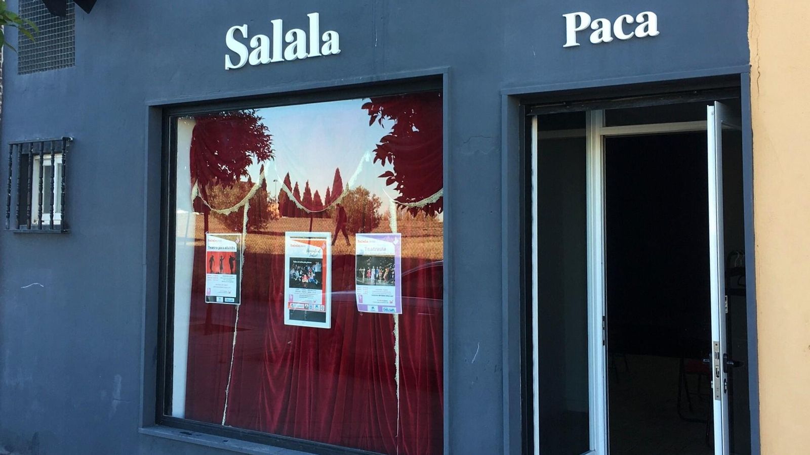 Fachada de la nueva Sala La Paca en el barrio de El Bulevar de Jaén.