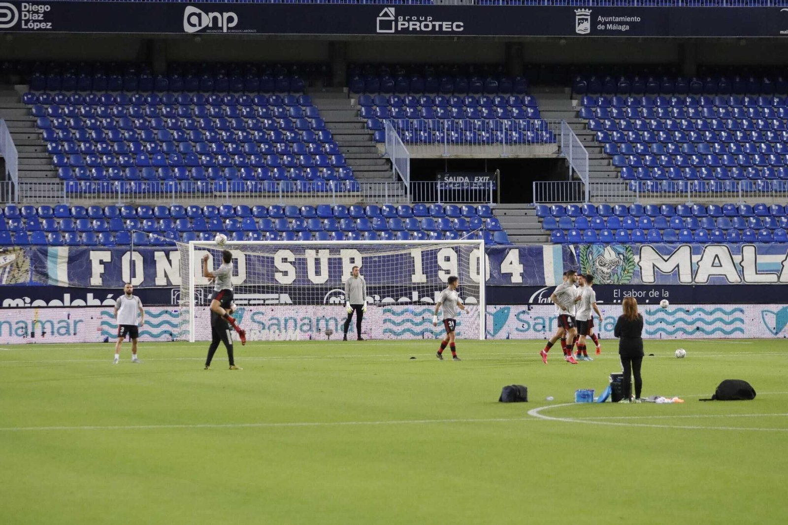 Las fotos del calentamiento previo del Málaga CF-Mirandés