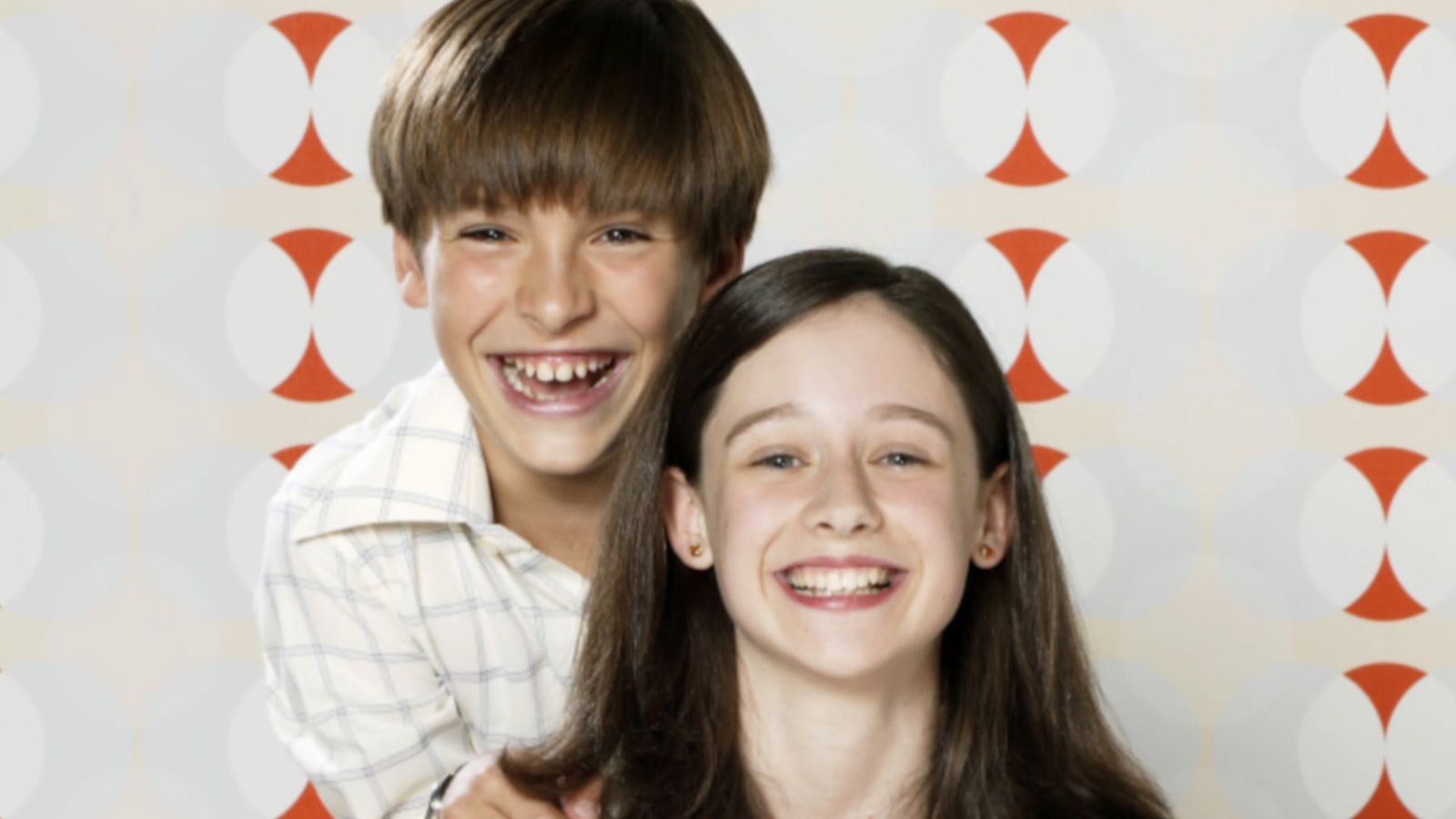 Carlos y Karina, de niños.