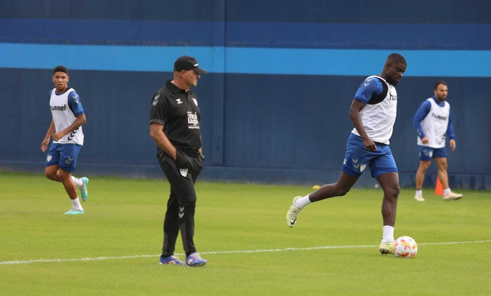 Galería: El Málaga CF ya apunta al Peña Deportiva