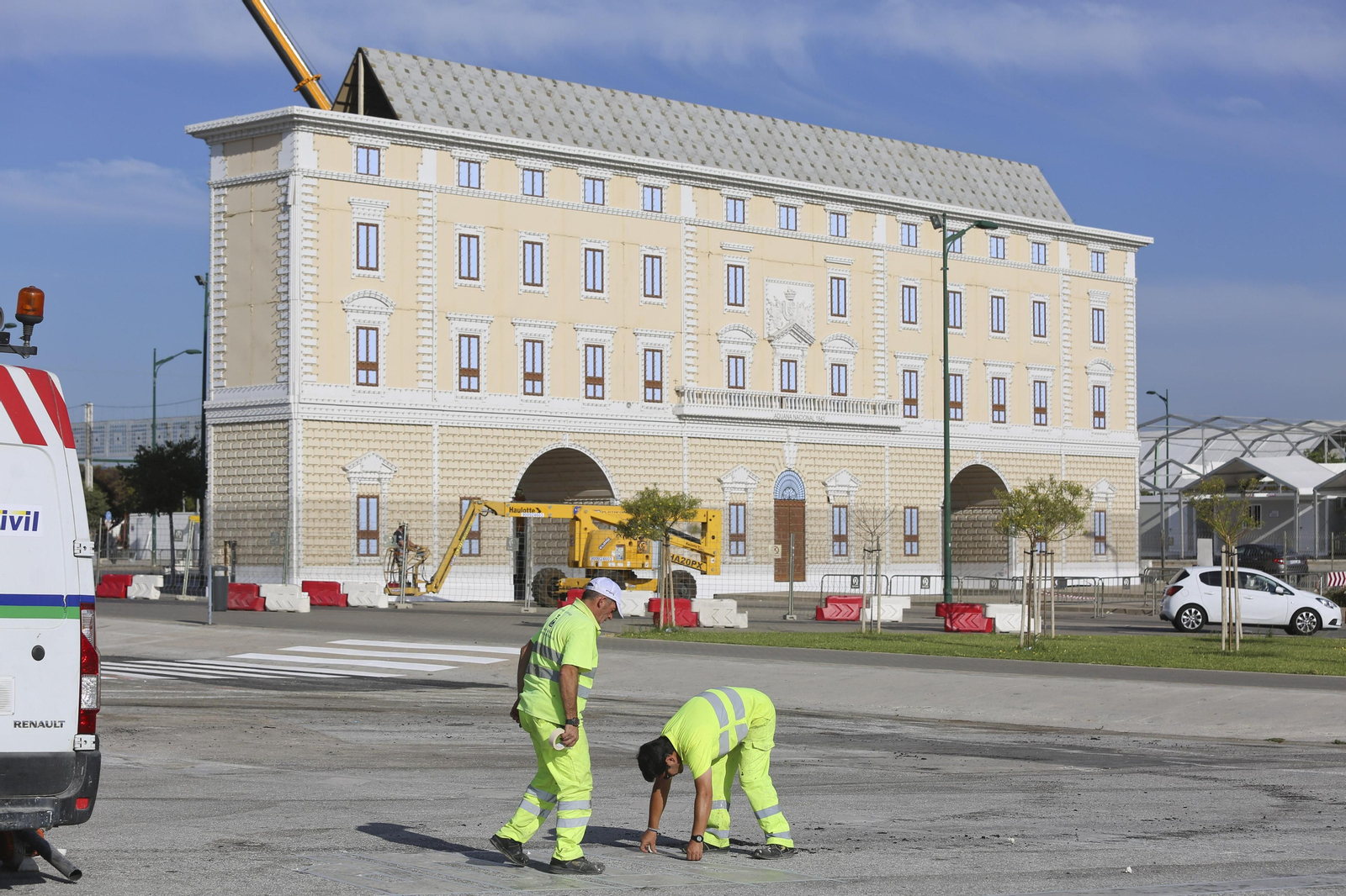 Las fotos de los preparativos para la Feria de Málaga 2019