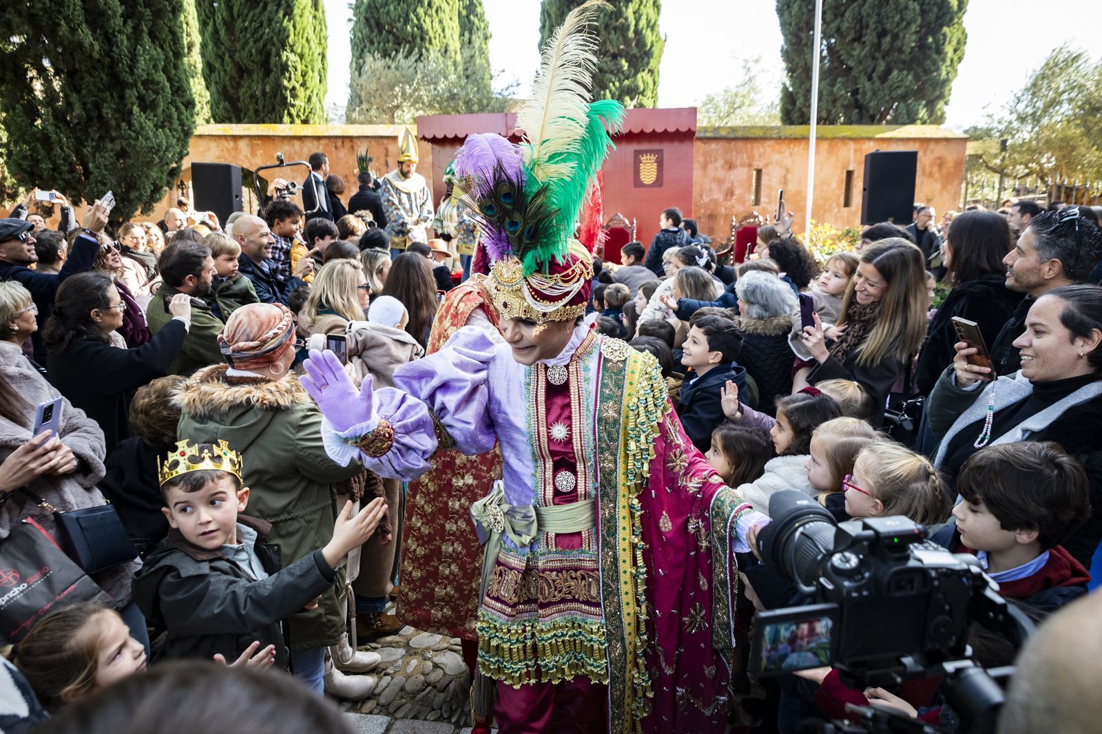 Los Reyes Magos son coronados un año más en el Alcázar de Jerez