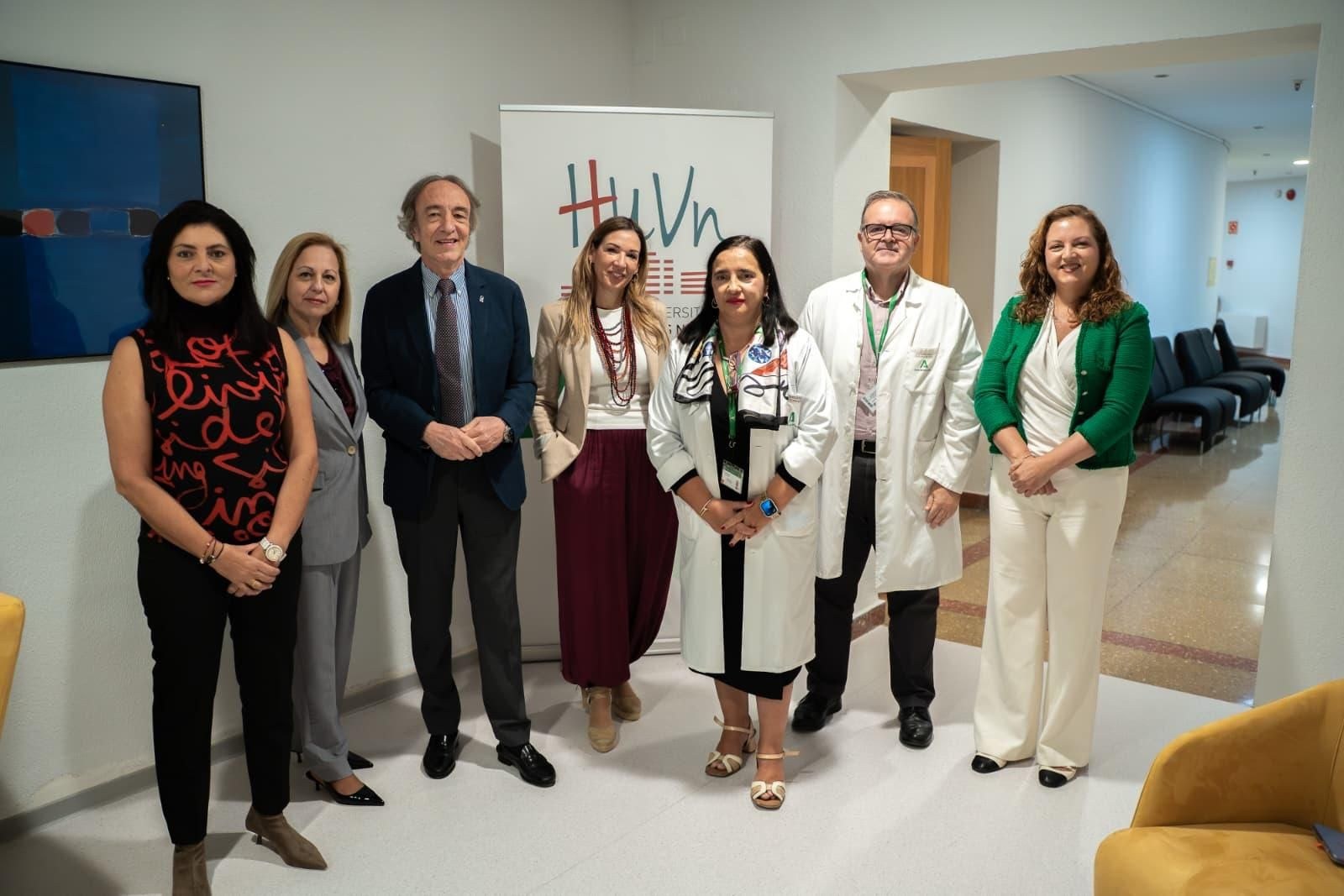 El delegado de Sanidad junto a organizadores del encuentro