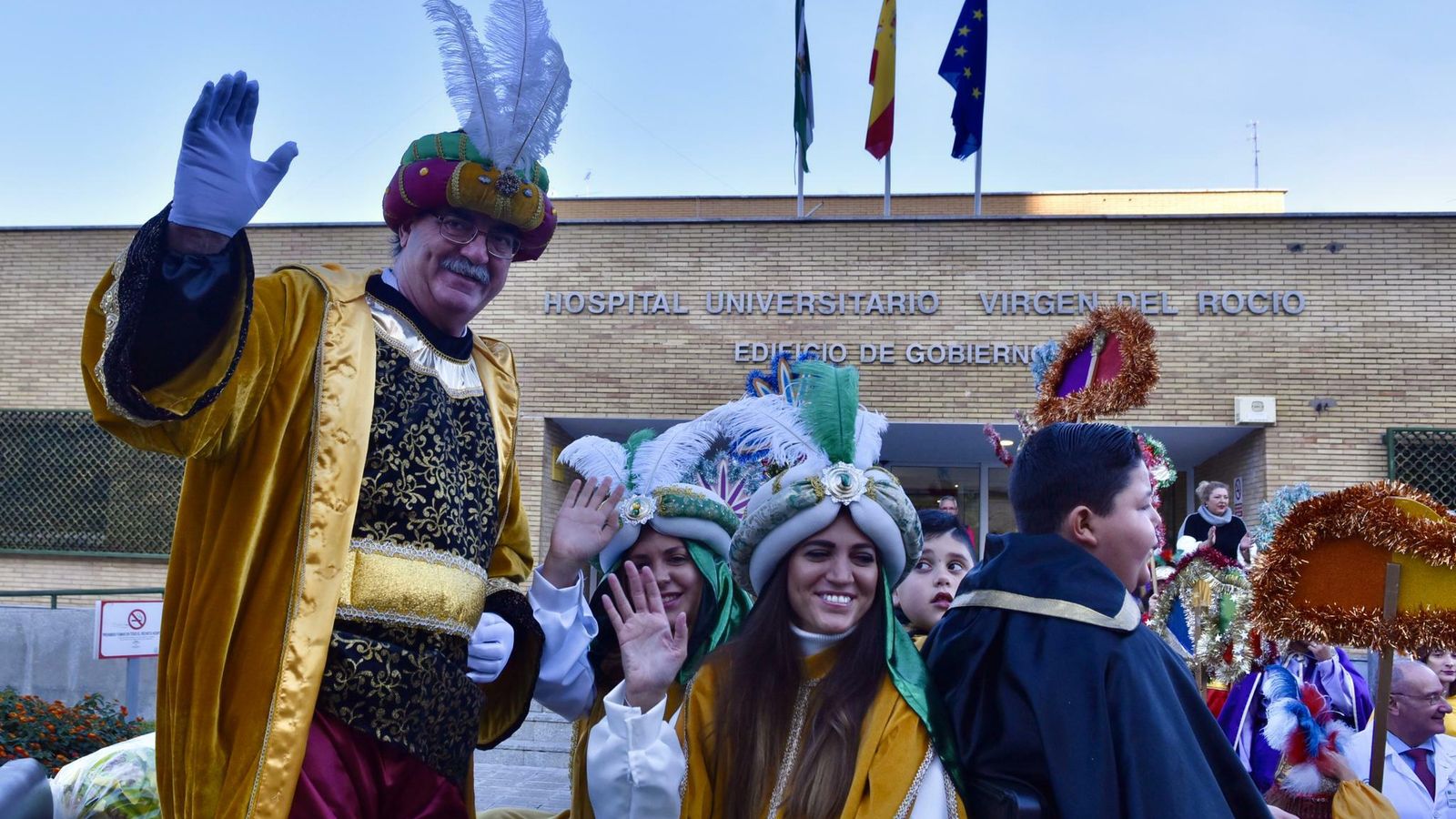 El Cartero Real visita el Hospital Virgen del Rocío.