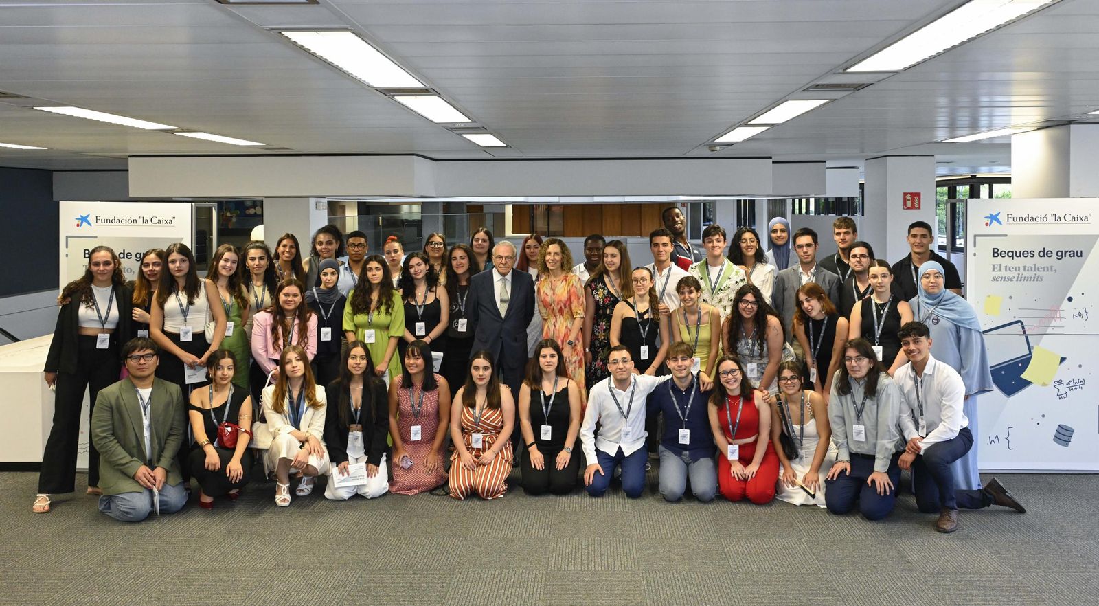 Reunión de los becarios de grado de la convocatoria de 2022 en Barcelona.