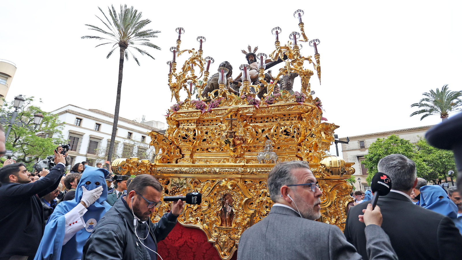 La lluvia apareció en la tarde del Viernes Santo