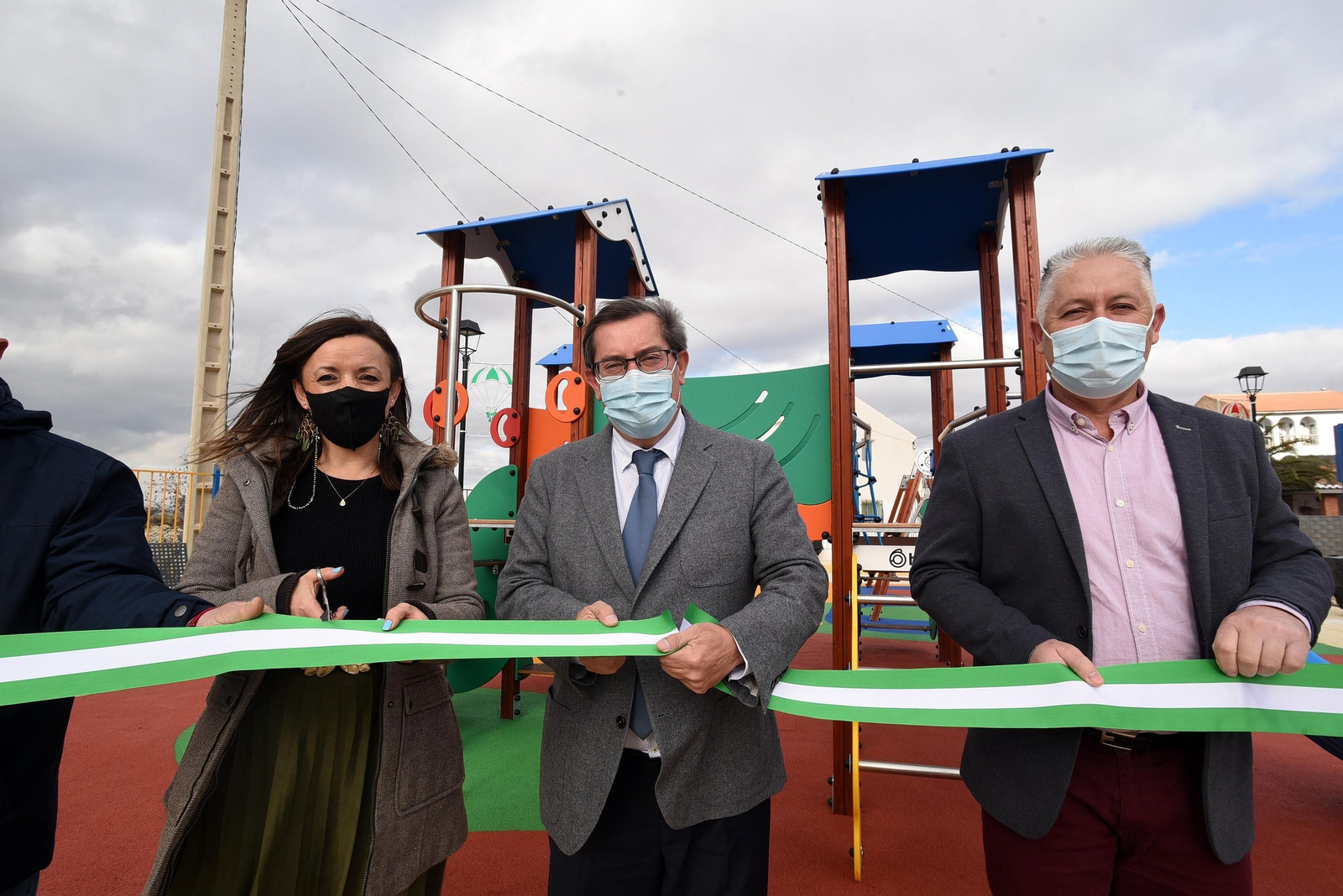 El presidente de la Diputación de Granada, José Entrena, inauguró el nuevo parque.