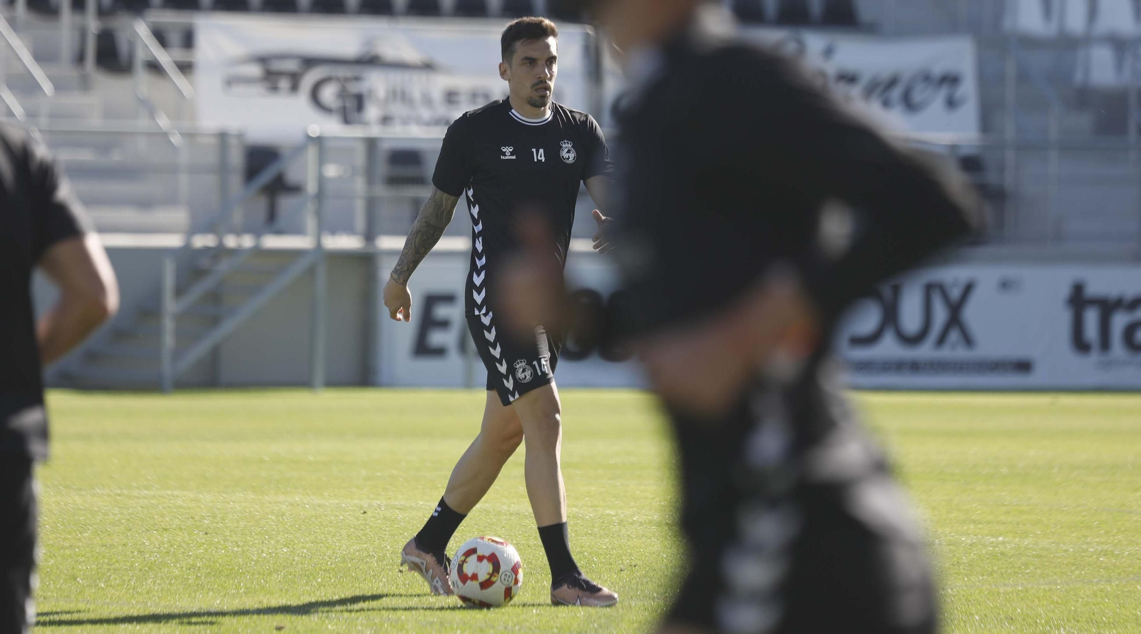 Las fotos del primer entrenamiento de Fran Tena con la Balona en La Línea