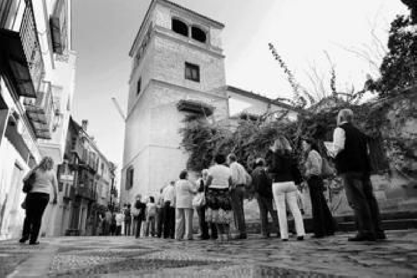 La cola de visitantes llenó ayer a primera hora de la mañana la calle San Agustín. La cola de visitantes llenó ayer a primera hora de la mañana la calle San Agustín.